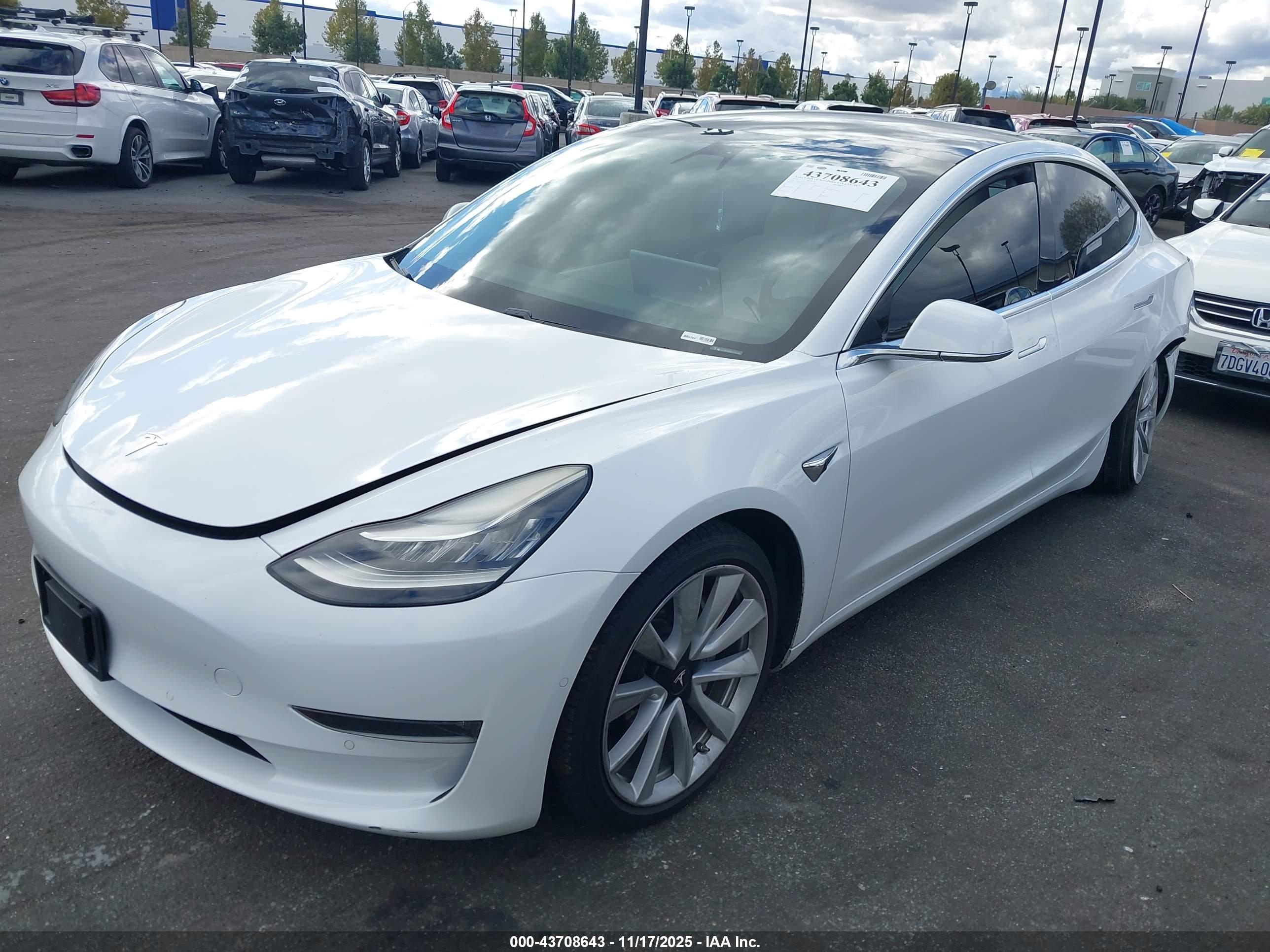 TESLA MODEL image 2