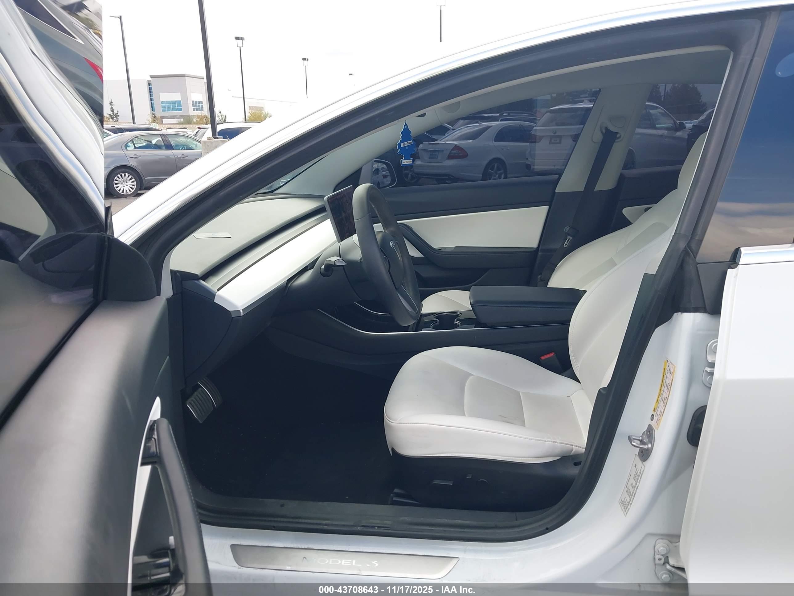 TESLA MODEL image 5