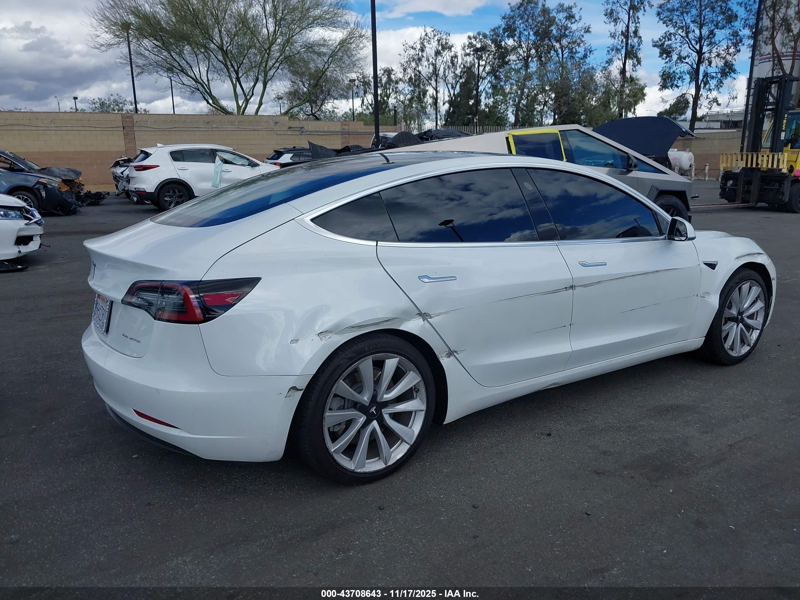 TESLA MODEL image 6