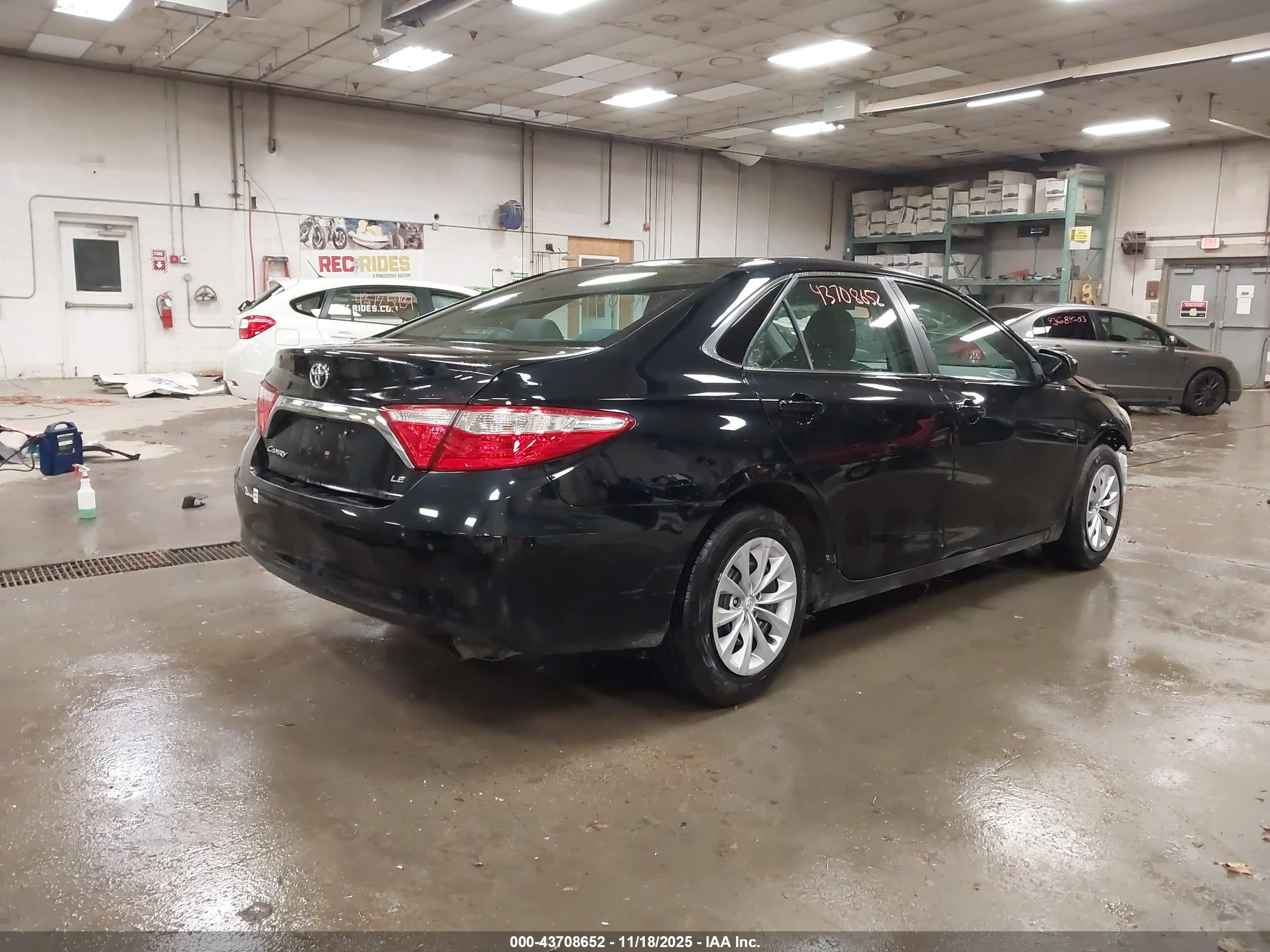 TOYOTA CAMRY image 4