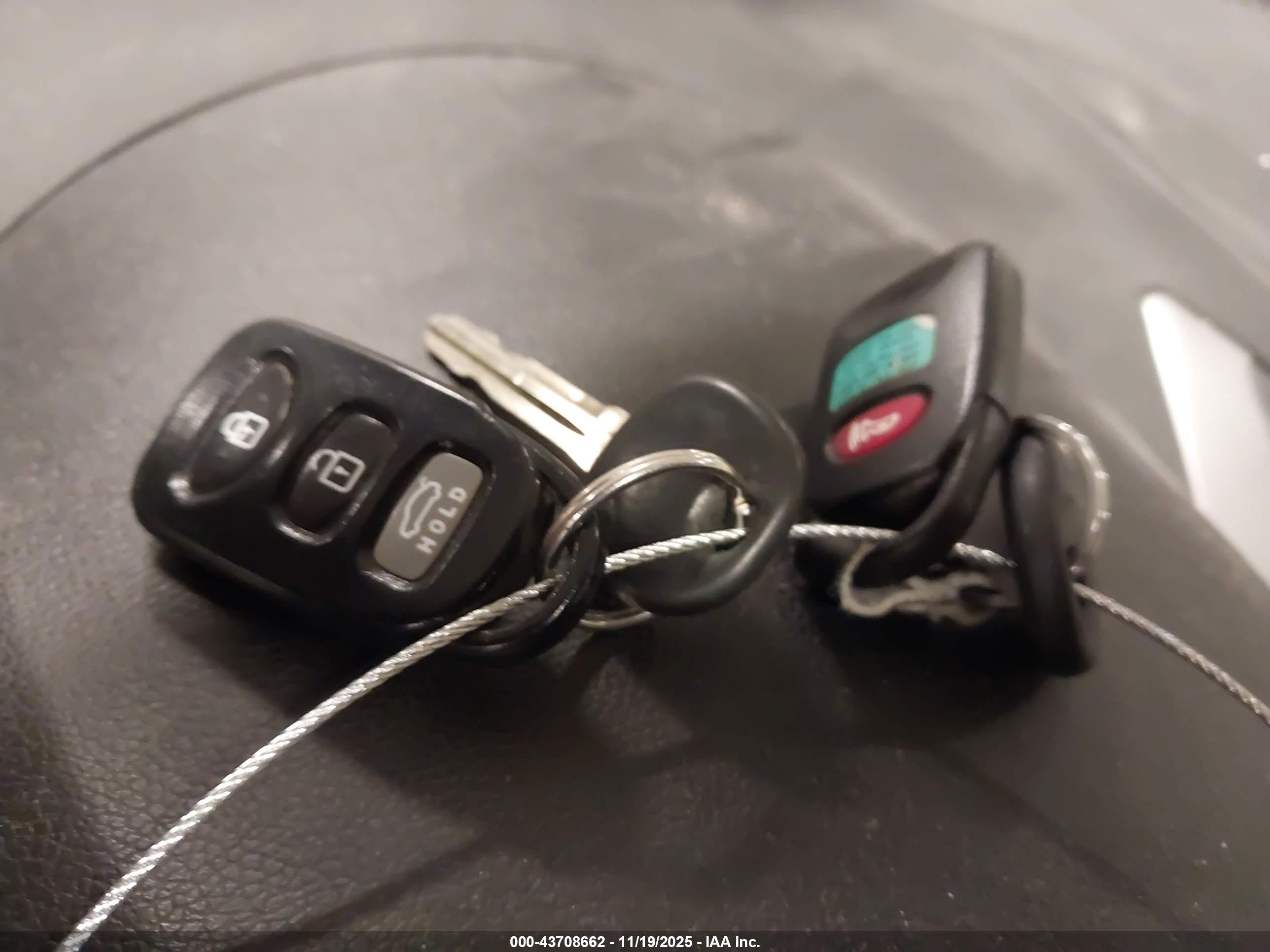 HYUNDAI ELANTRA image 11