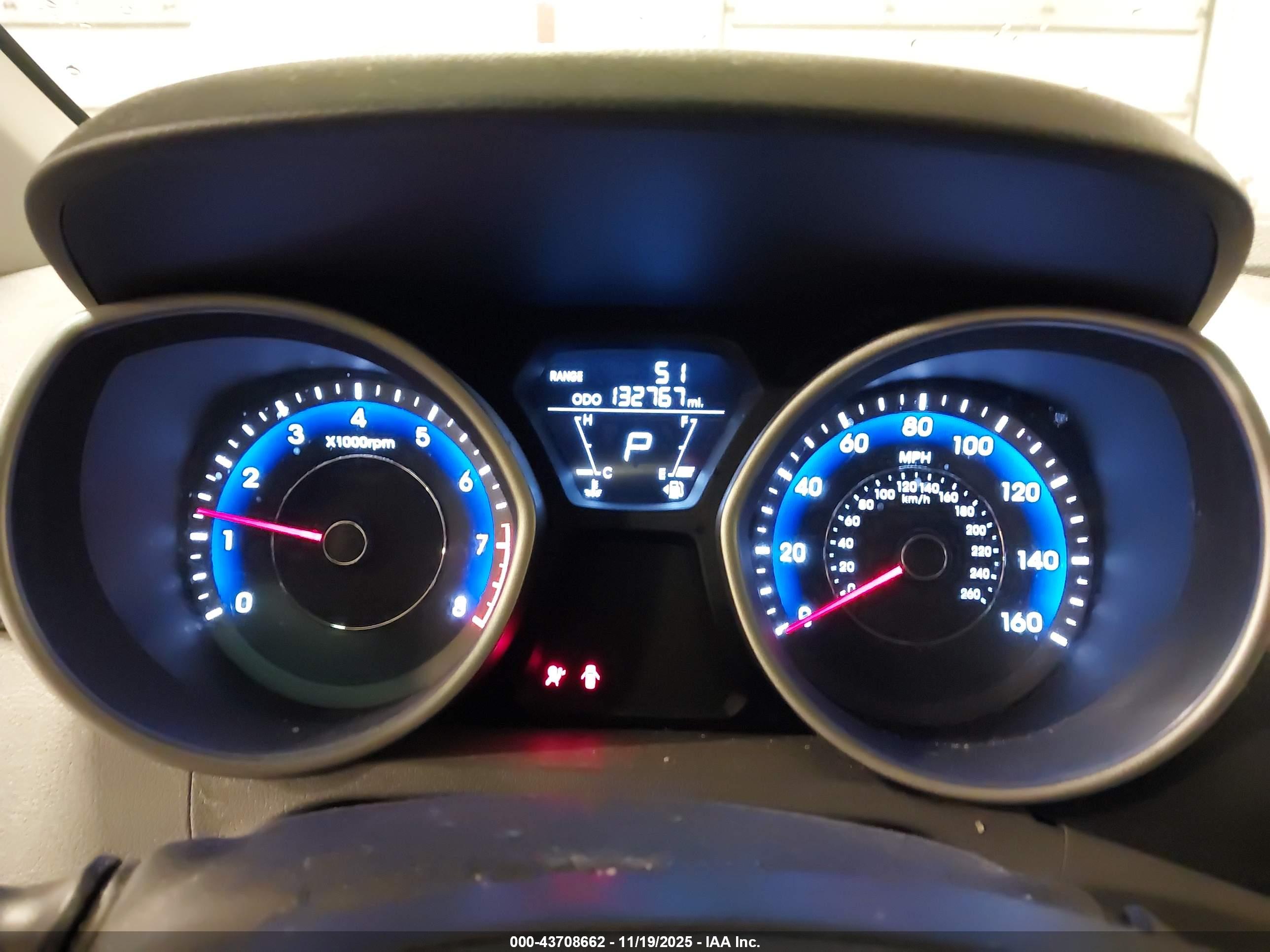 HYUNDAI ELANTRA image 7