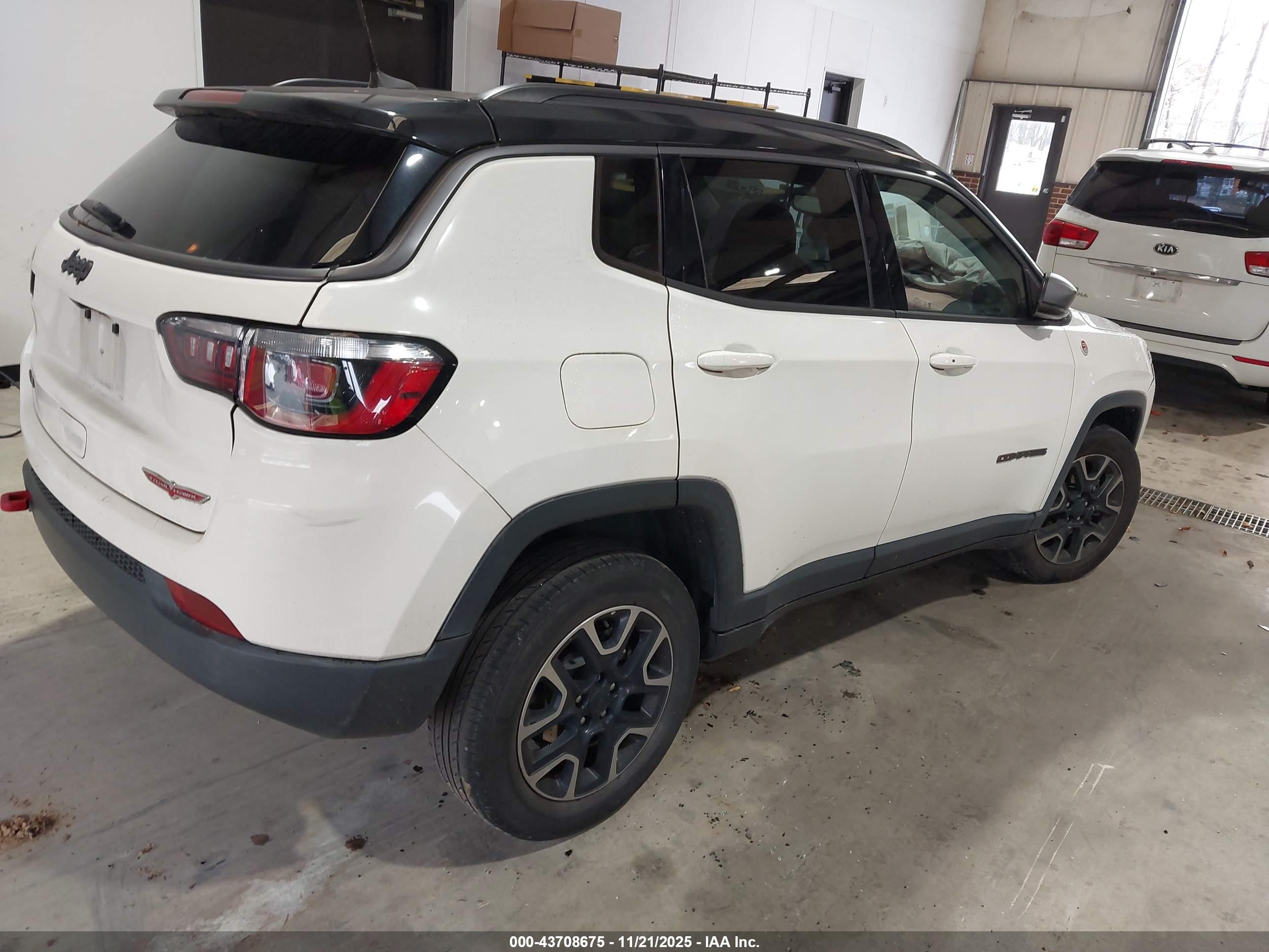JEEP COMPASS image 4
