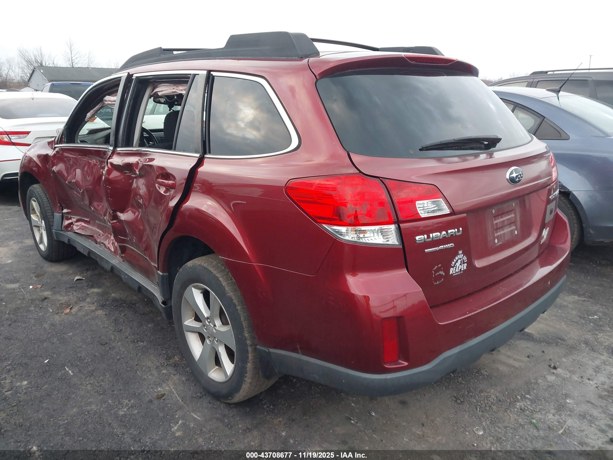 SUBARU OUTBACK image 3