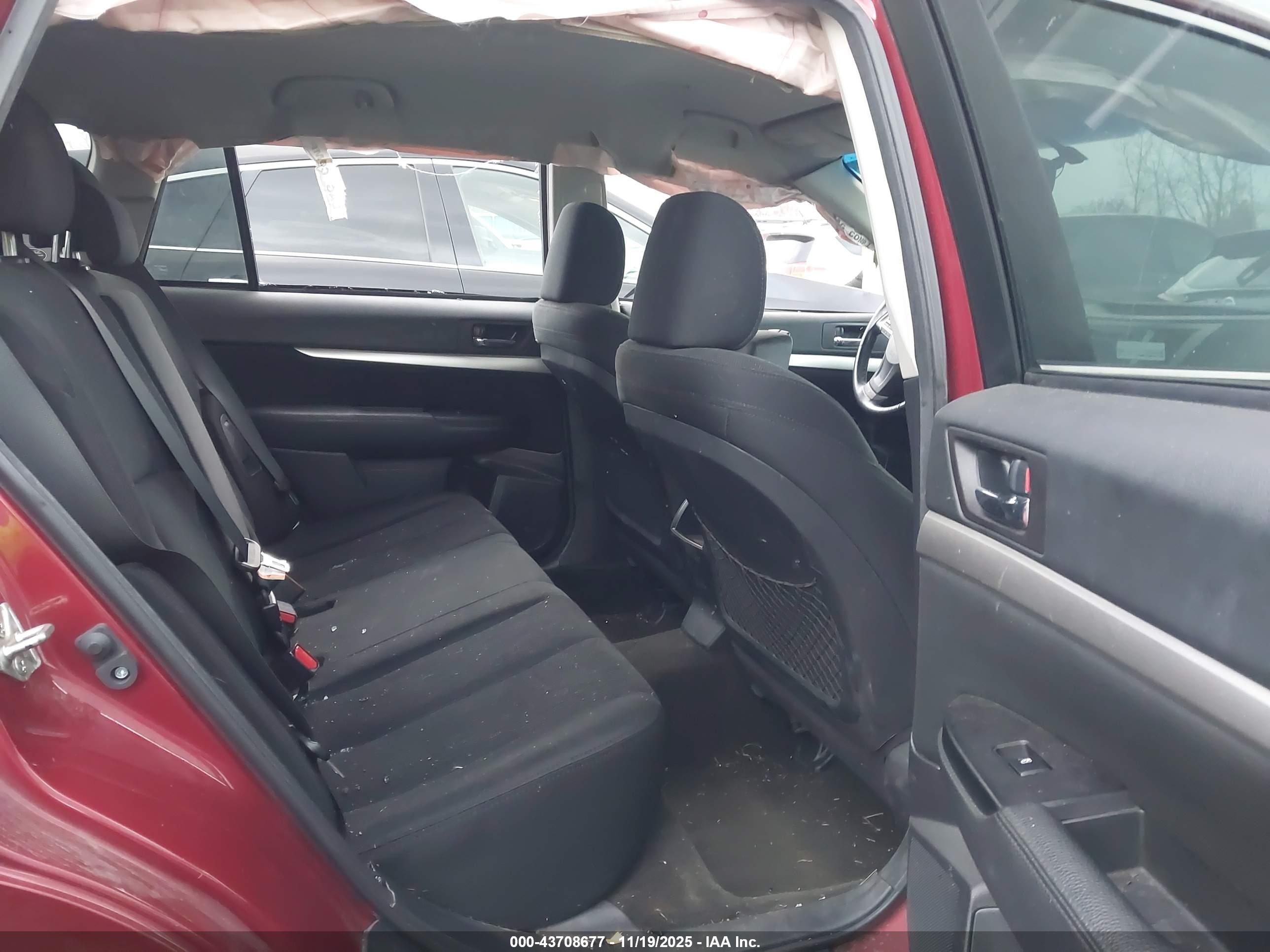 SUBARU OUTBACK image 8