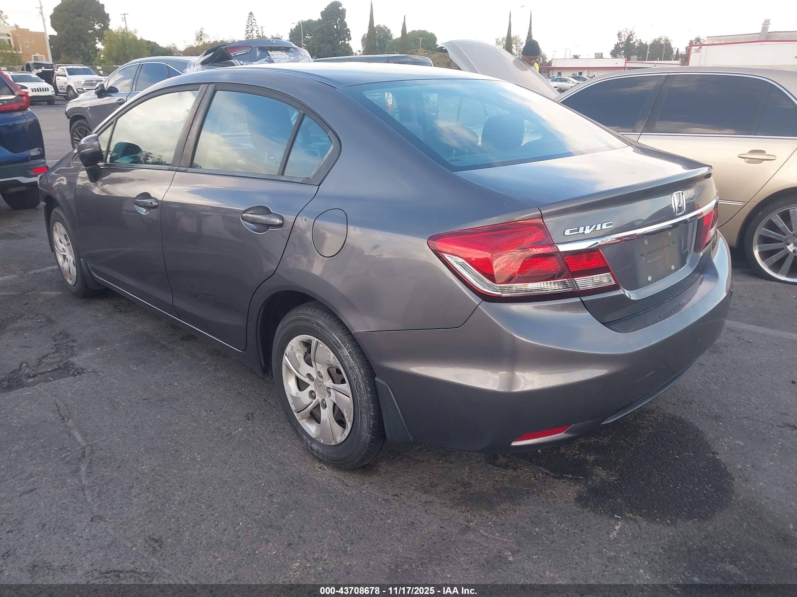 HONDA CIVIC image 3