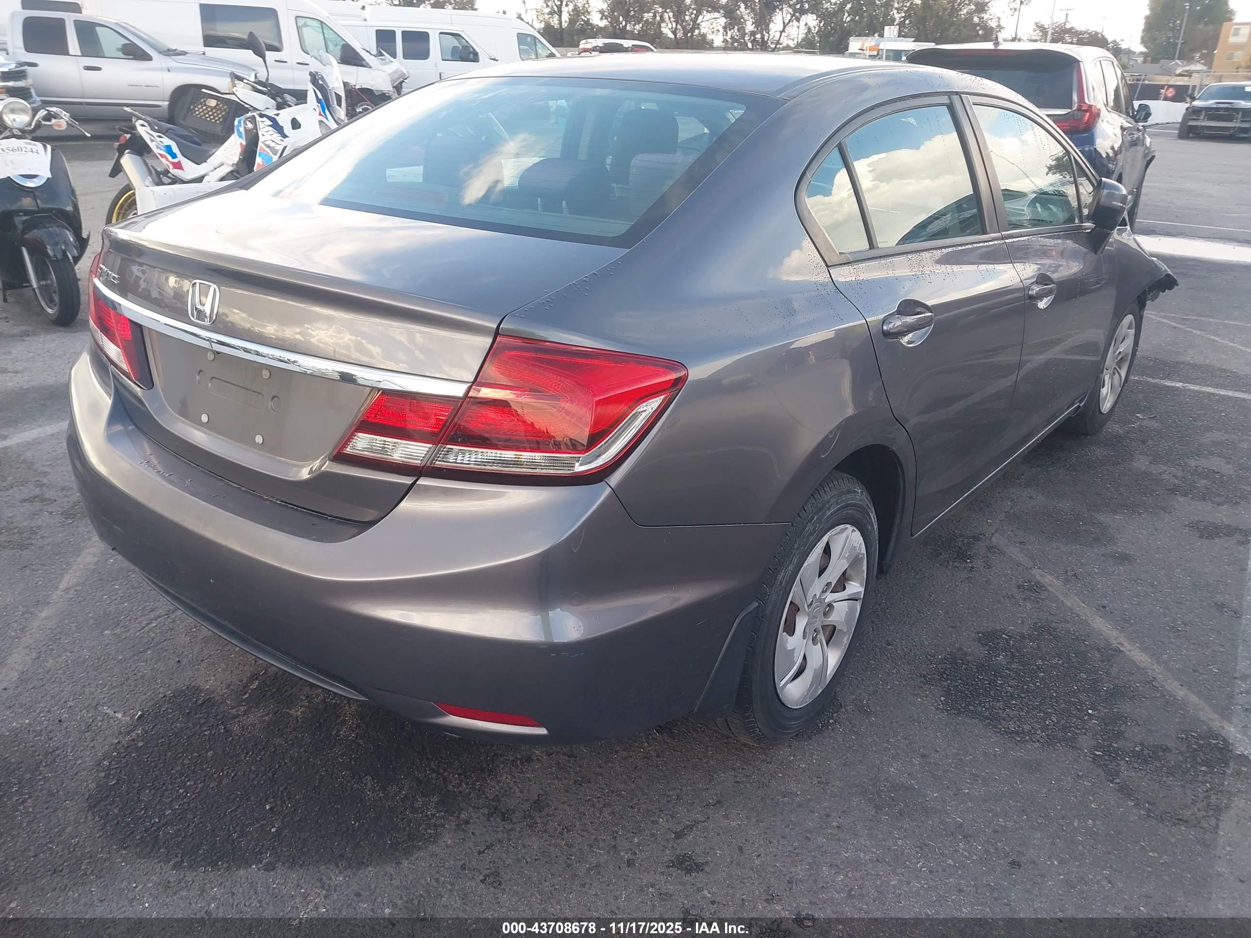 HONDA CIVIC image 4