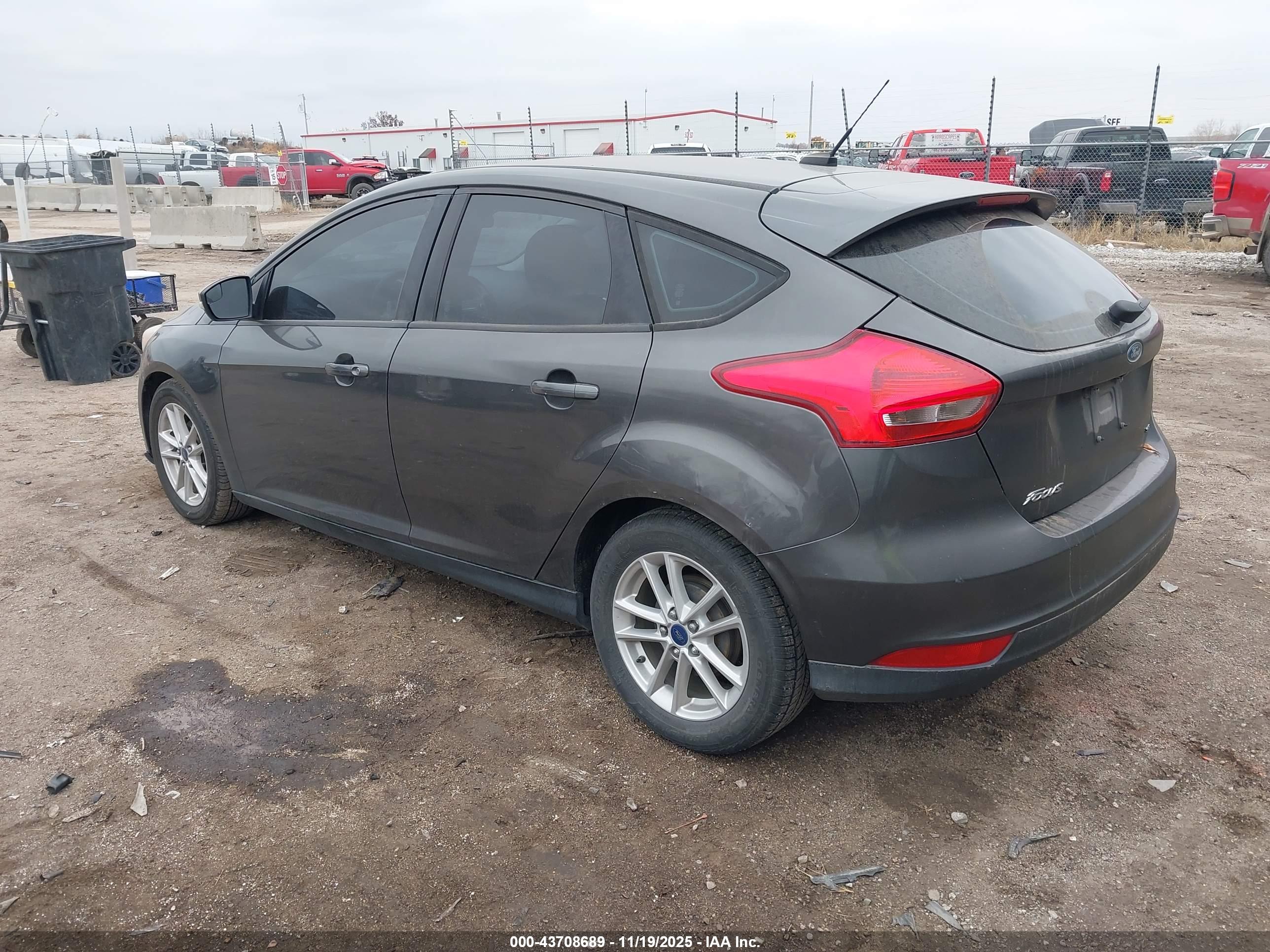 FORD FOCUS image 3