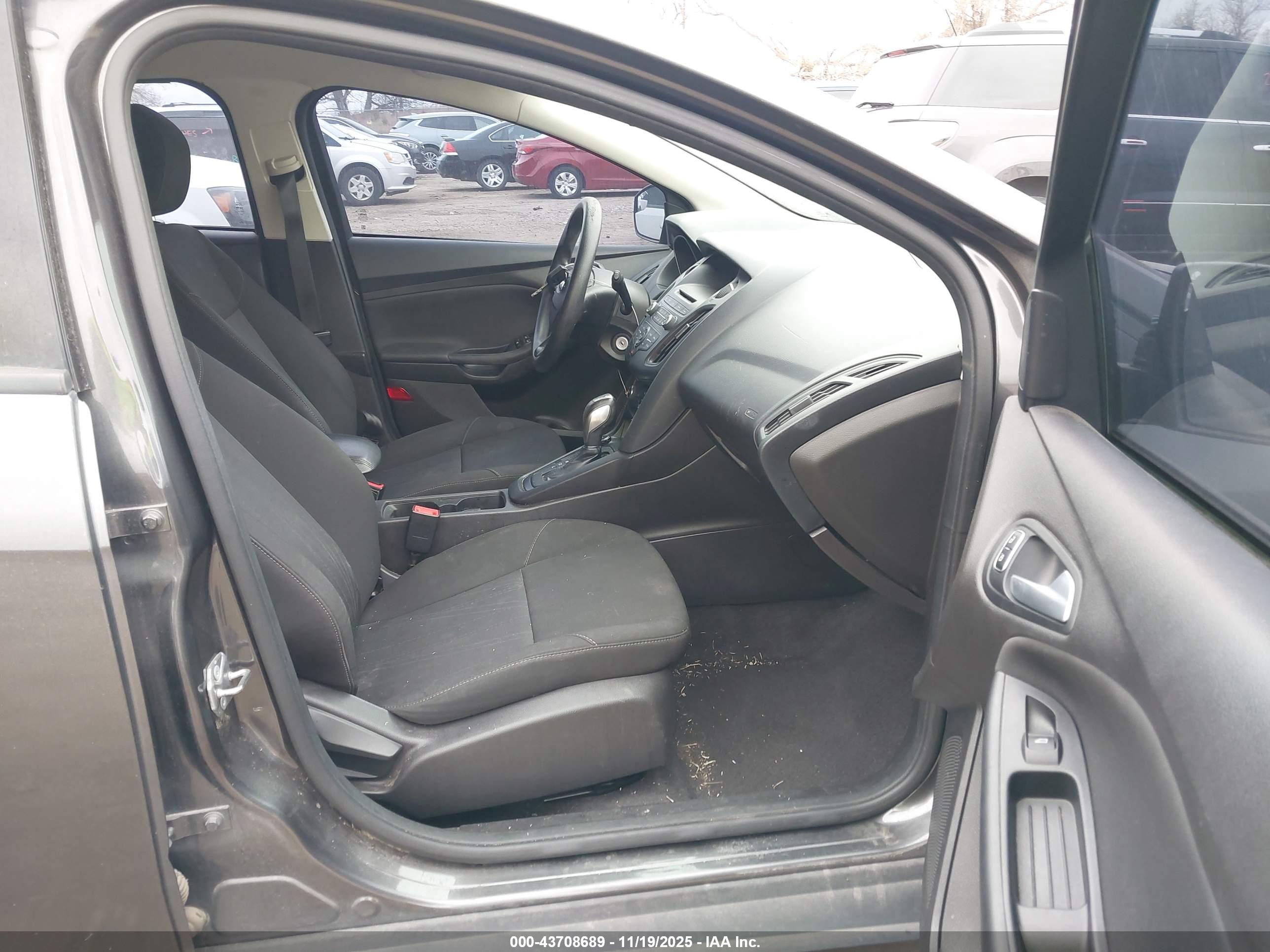 FORD FOCUS image 5