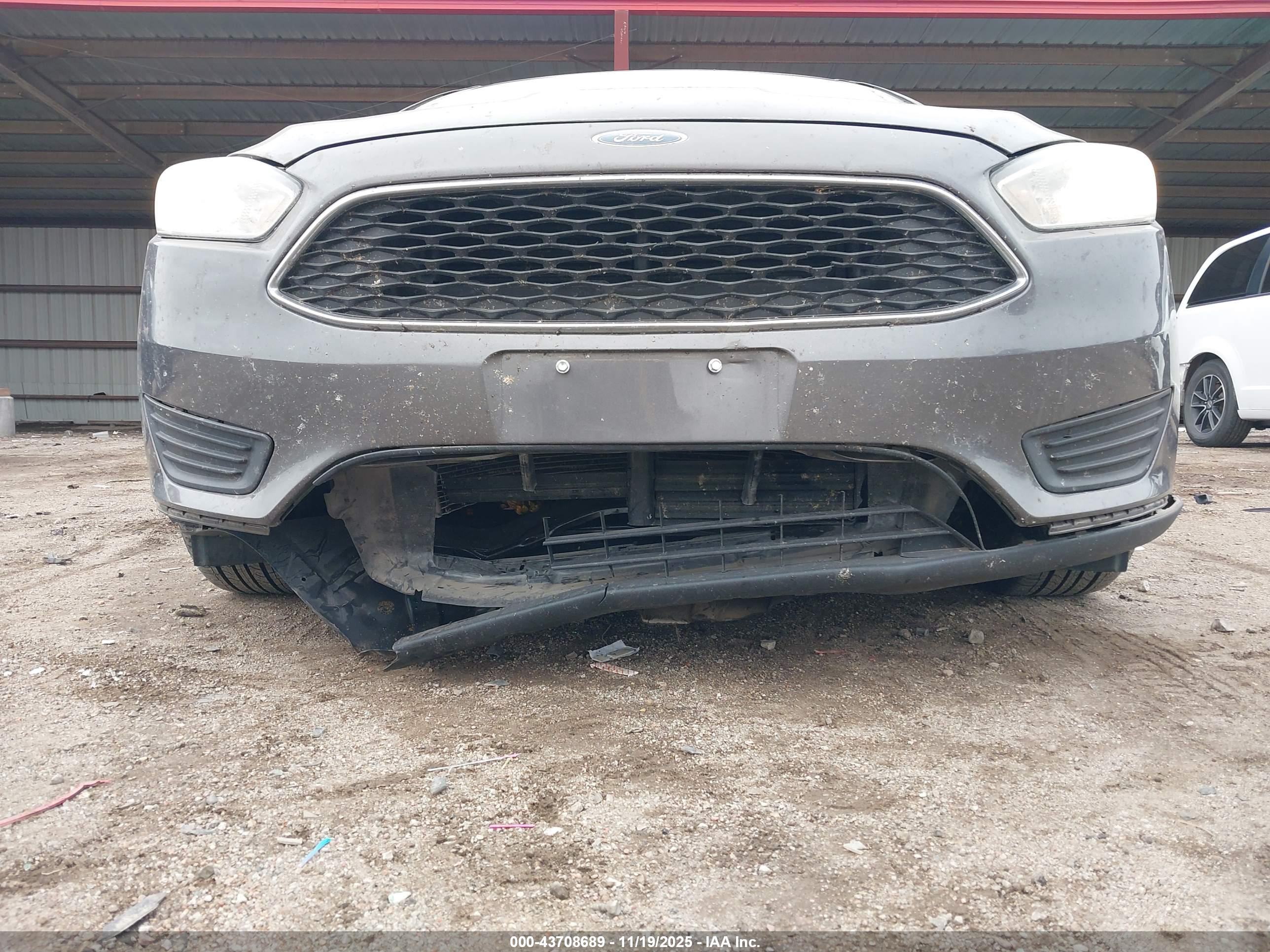 FORD FOCUS image 6