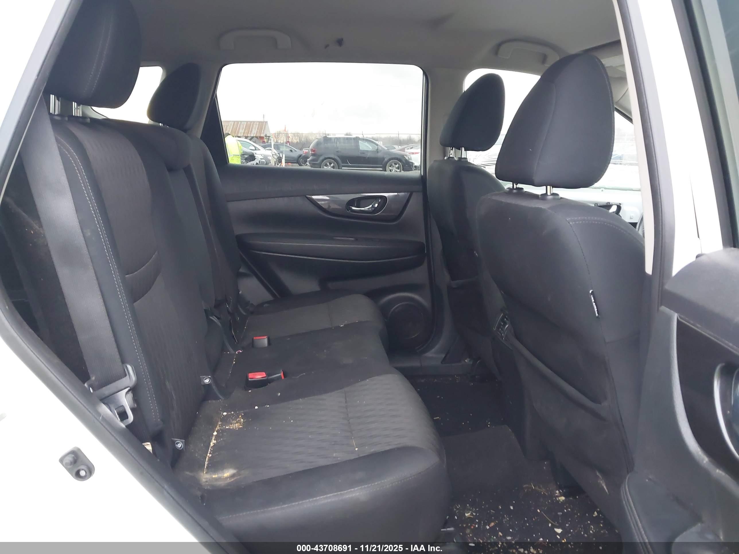 NISSAN ROGUE image 8