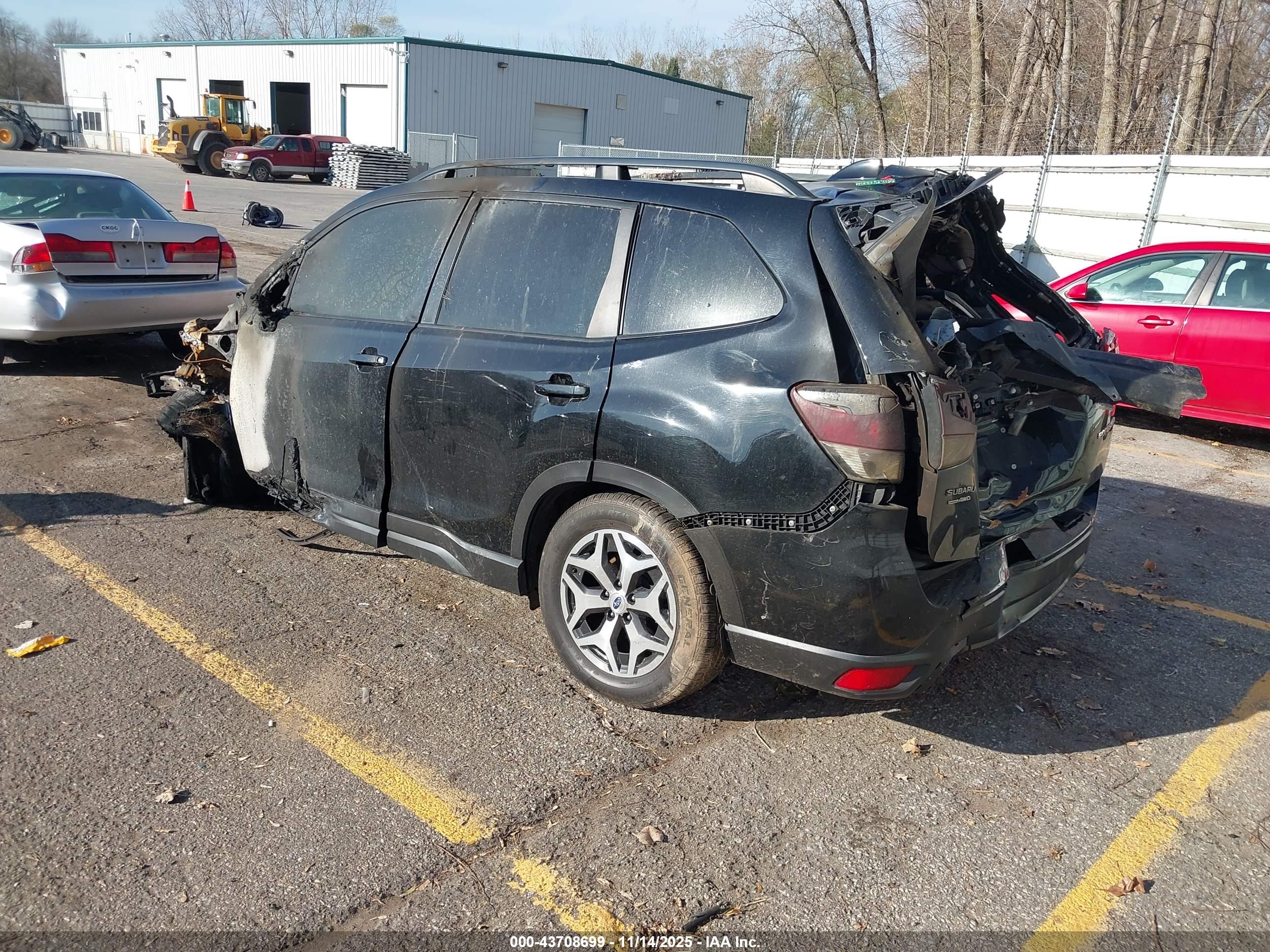 SUBARU FORESTER image 3