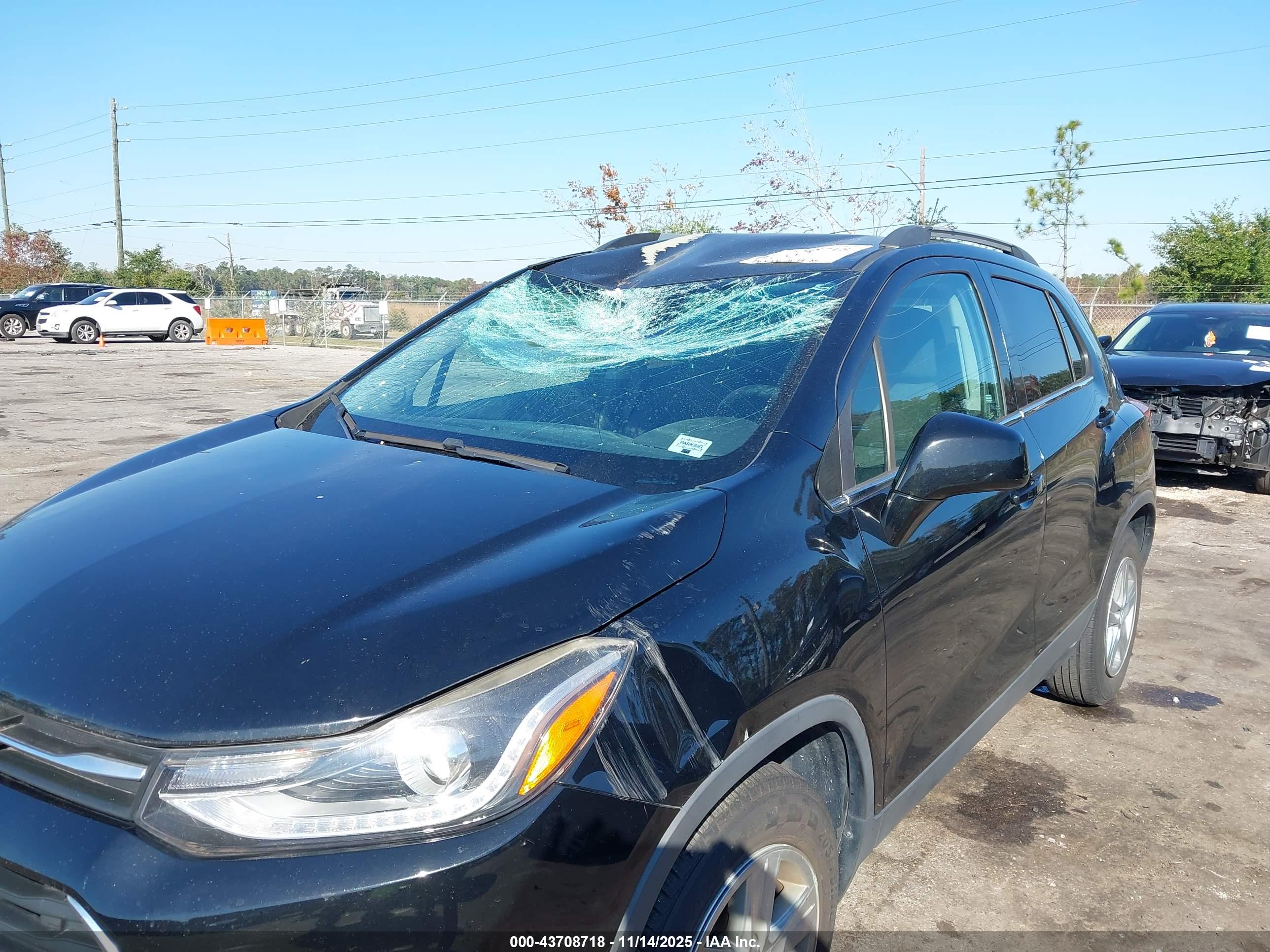 CHEVROLET TRAX image 6