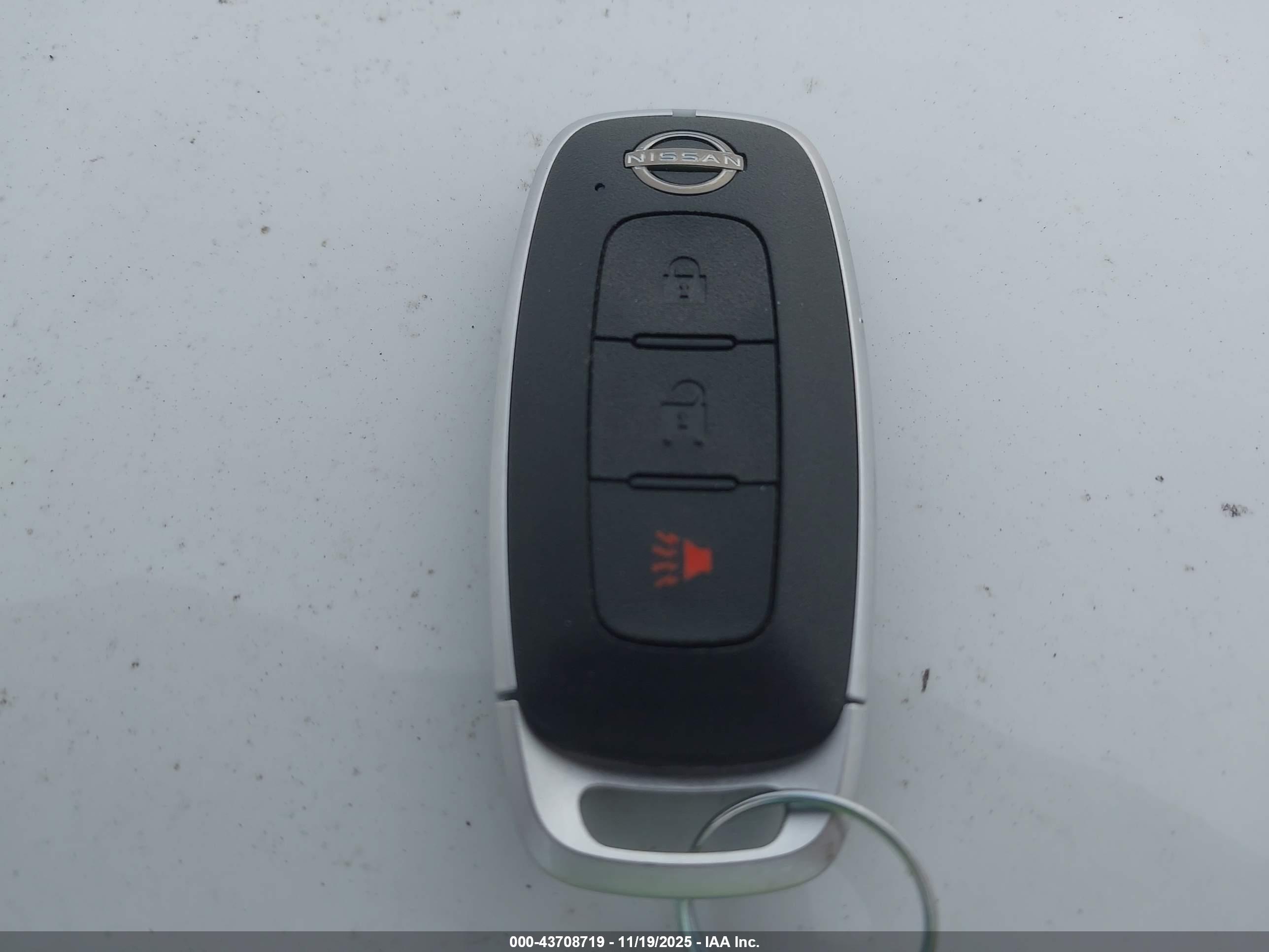 NISSAN KICKS image 11