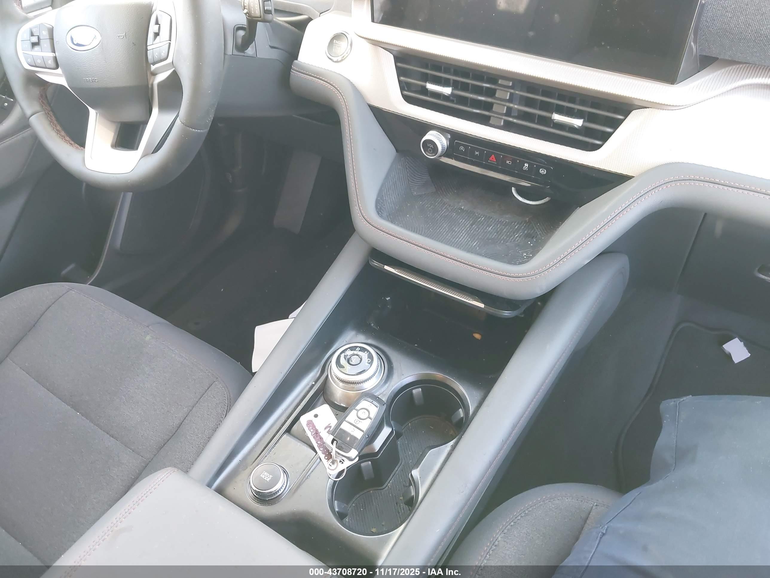 FORD EXPLORER image 11