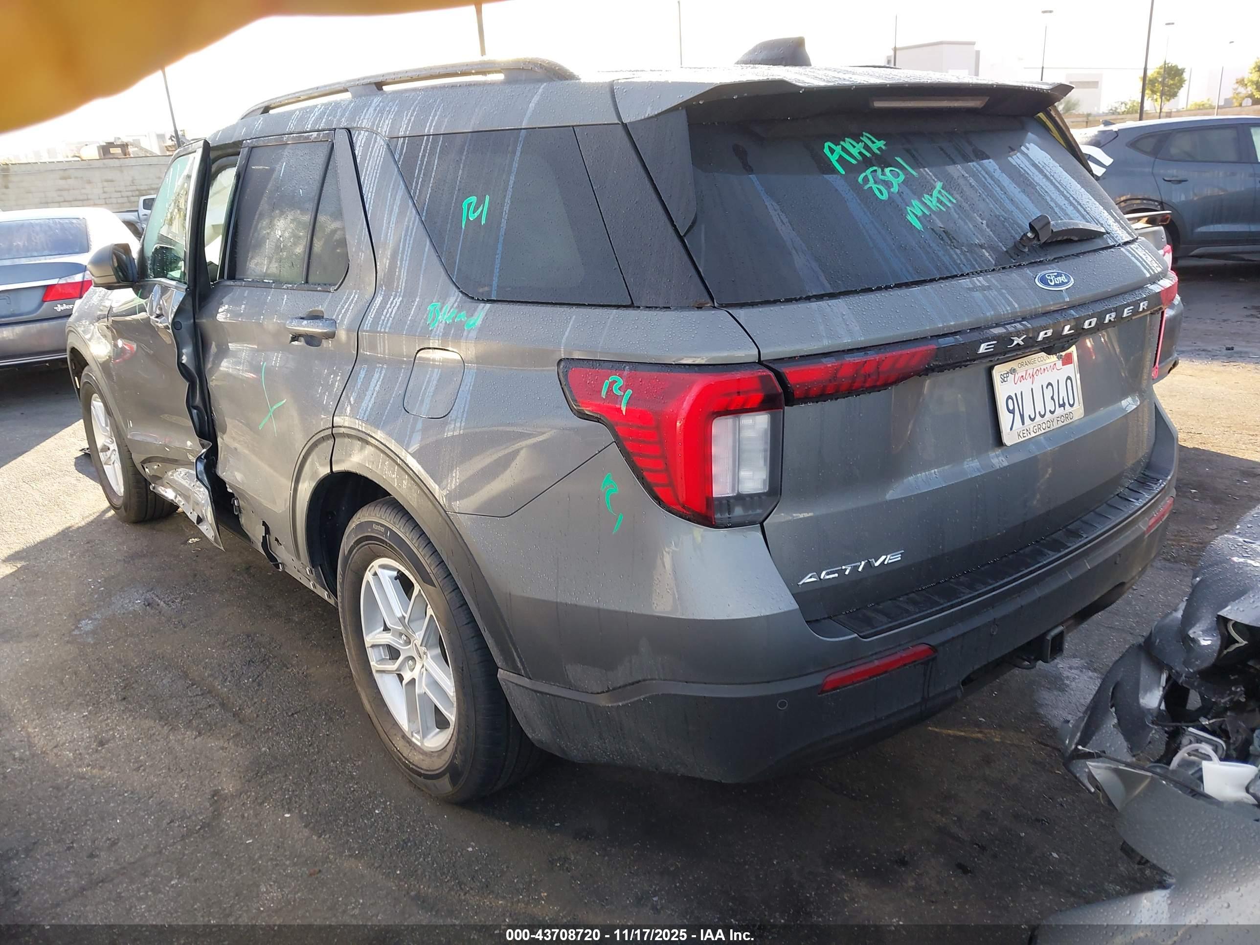 FORD EXPLORER image 3