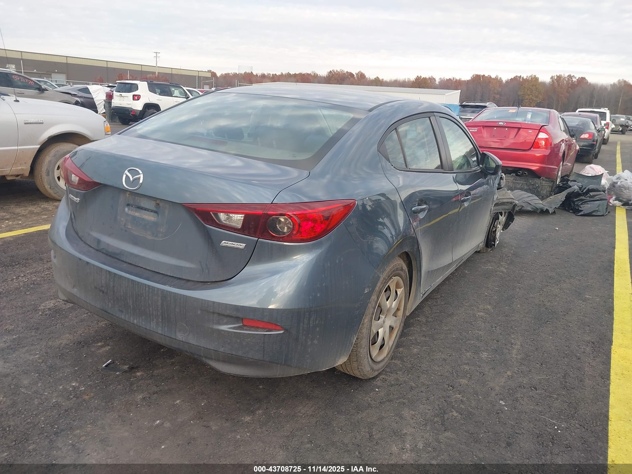 MAZDA MAZDA3 image 4