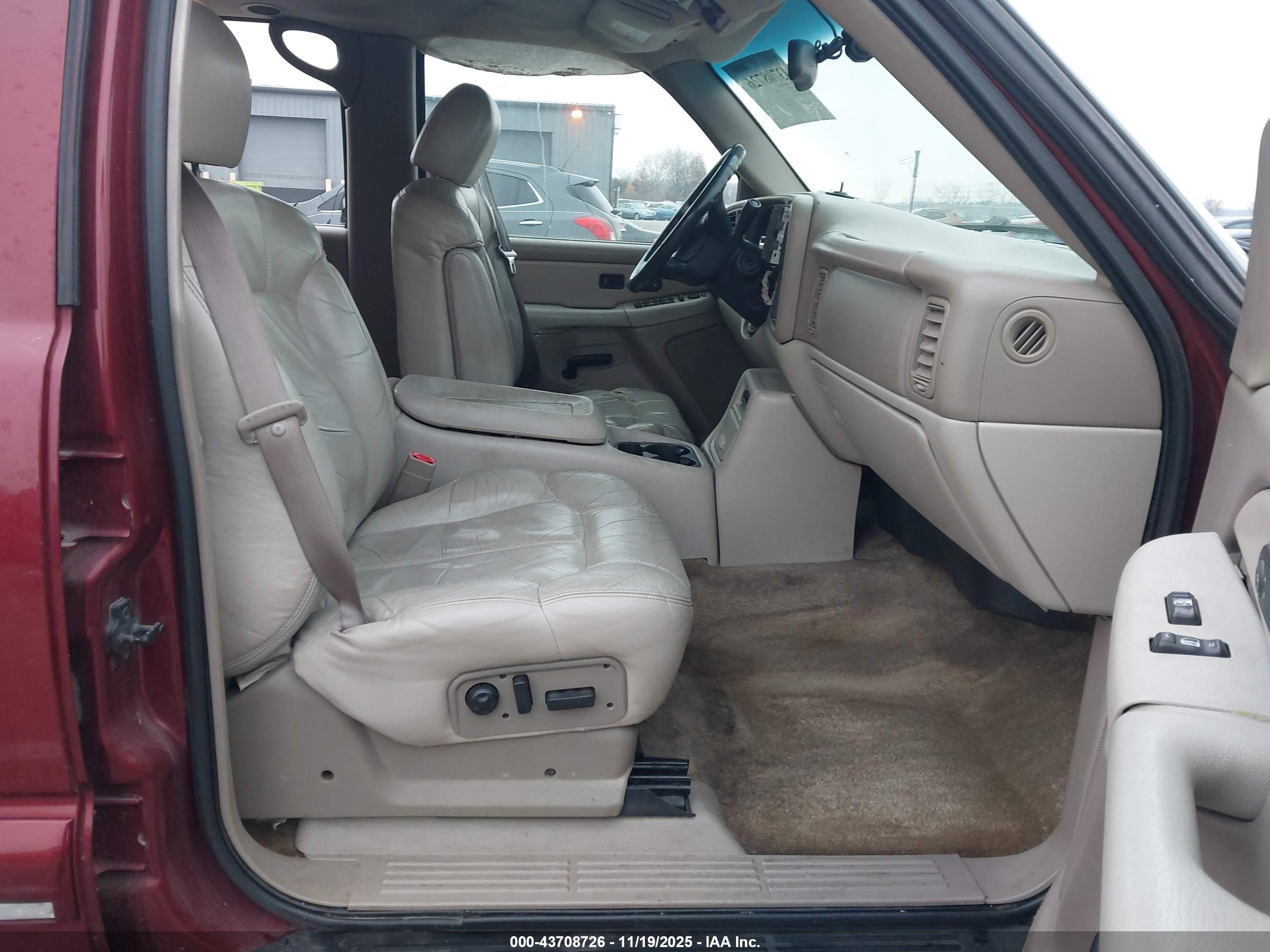 CHEVROLET TAHOE image 5