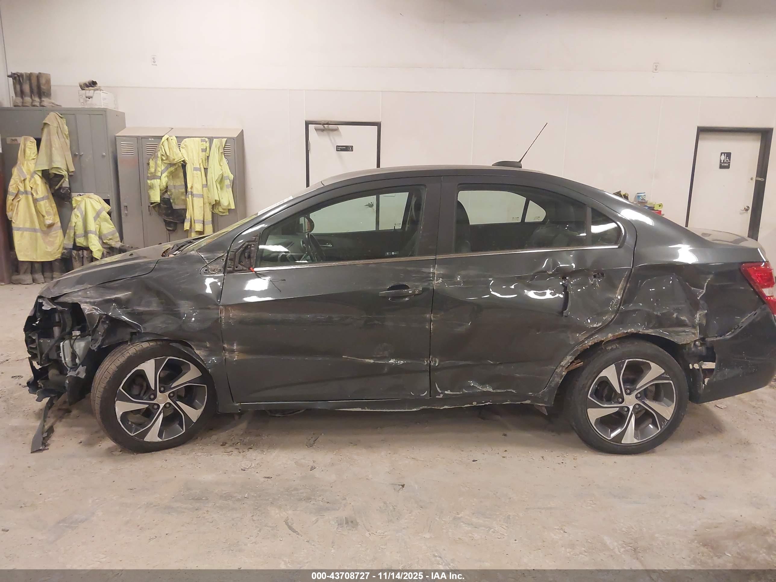 CHEVROLET SONIC image 6