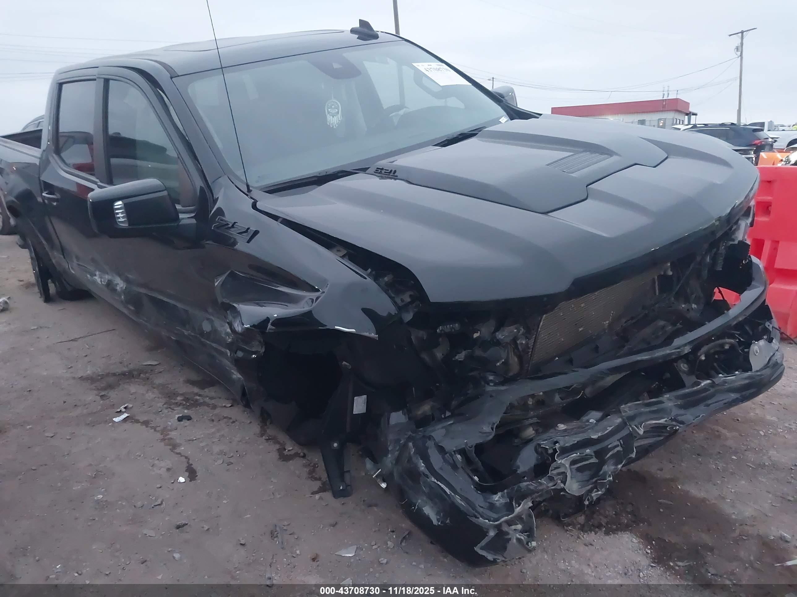 CHEVROLET SILVERADO image 6
