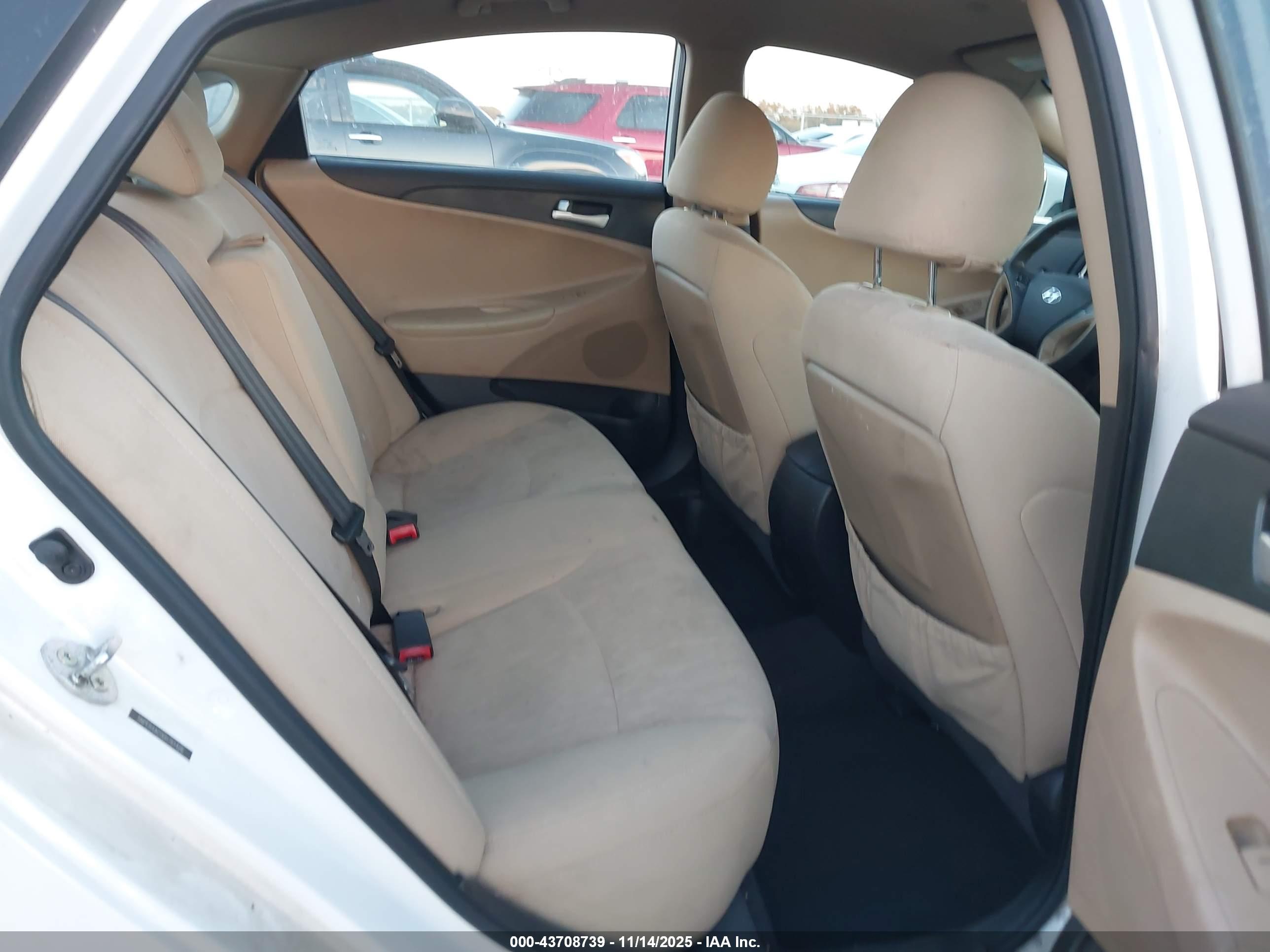 HYUNDAI SONATA image 8