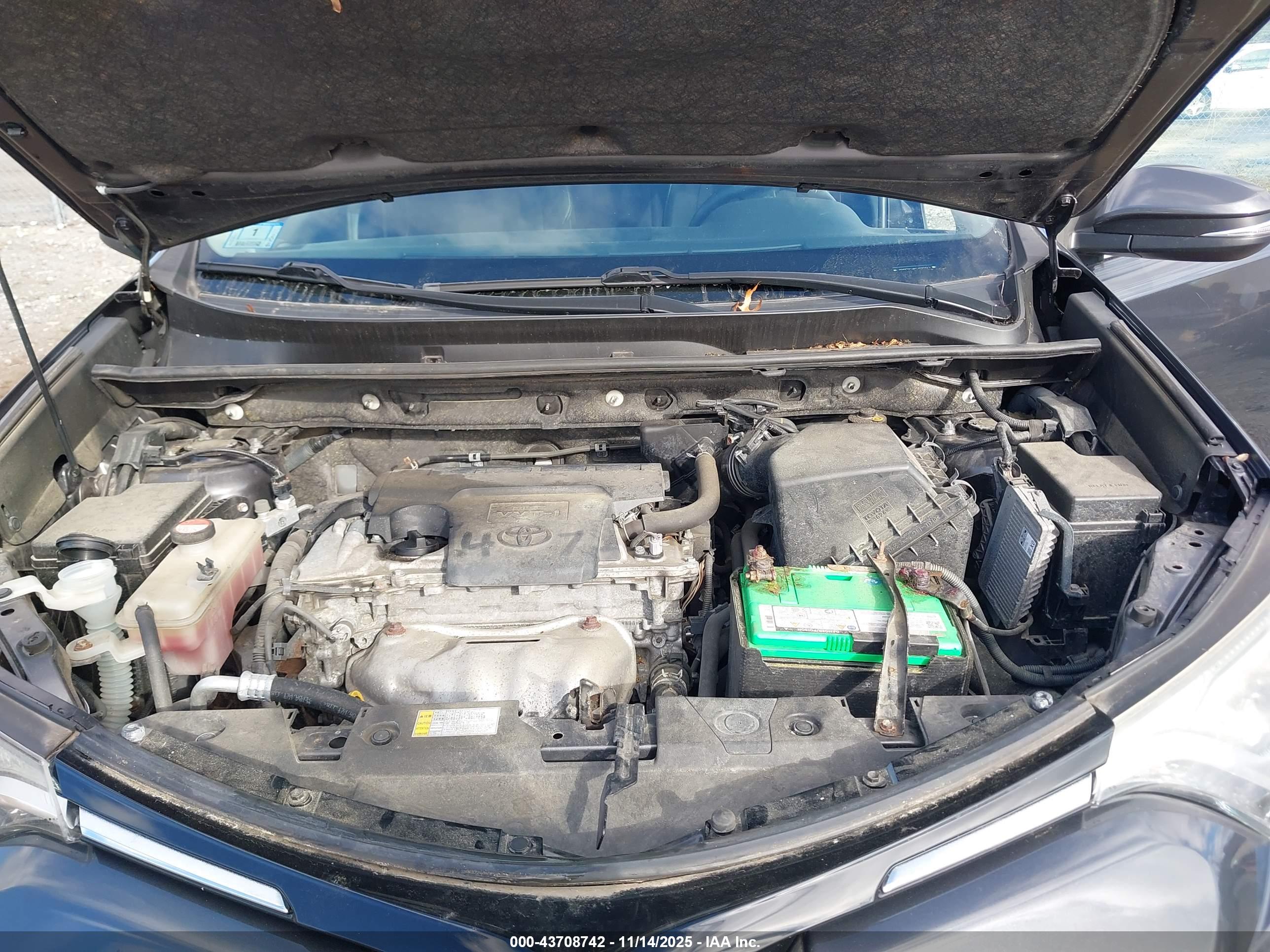 TOYOTA RAV4 image 10