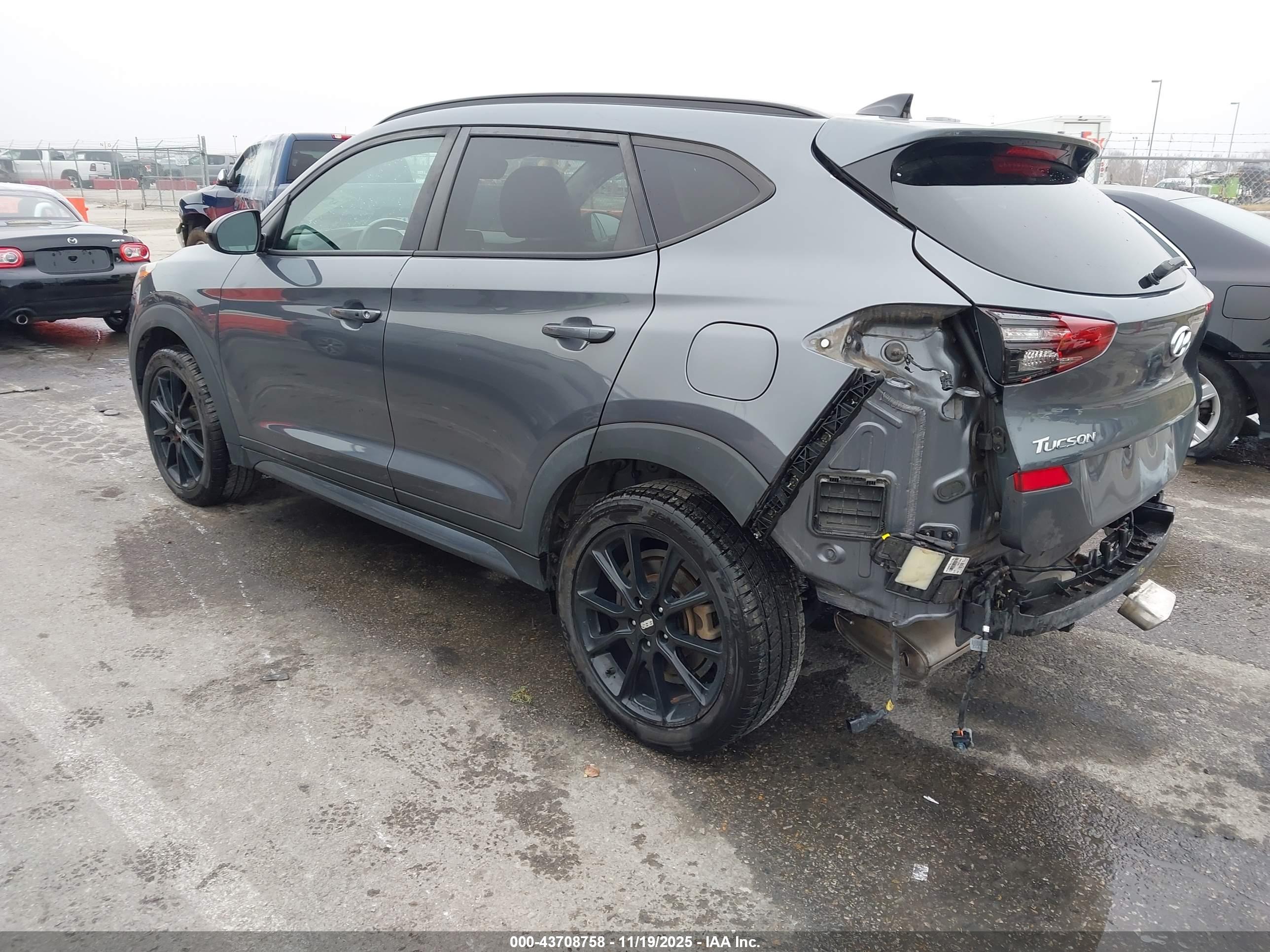 HYUNDAI TUCSON image 3