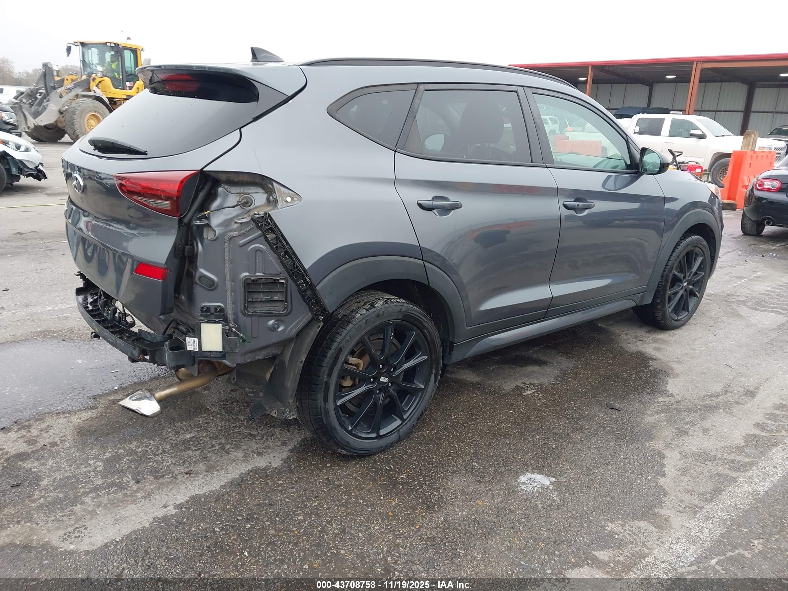 HYUNDAI TUCSON image 4