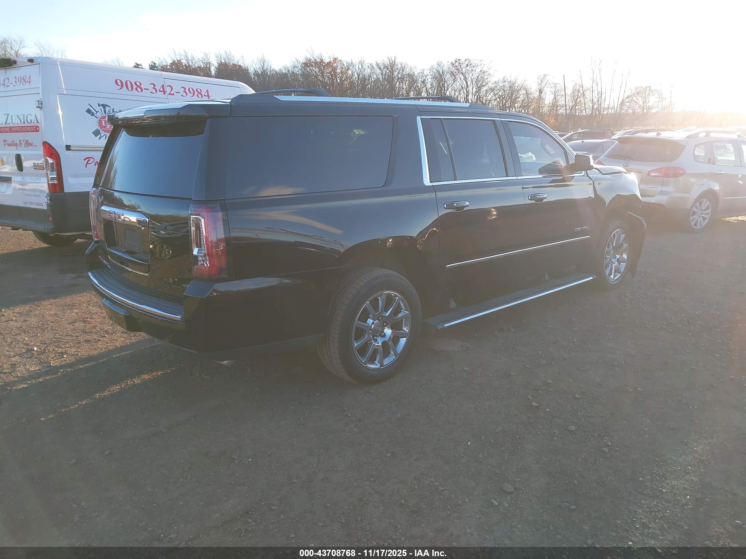 GMC YUKON image 4