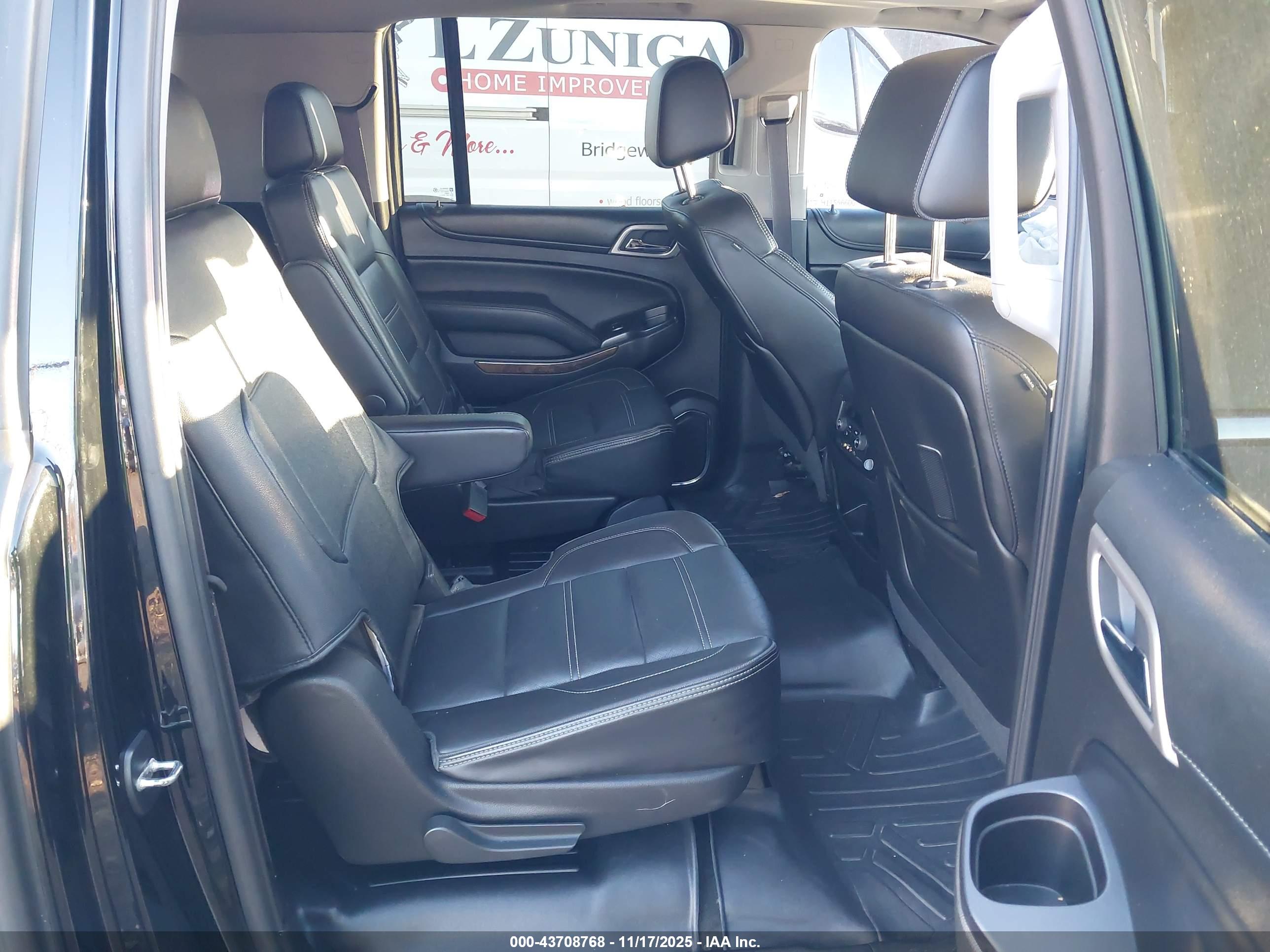 GMC YUKON image 8