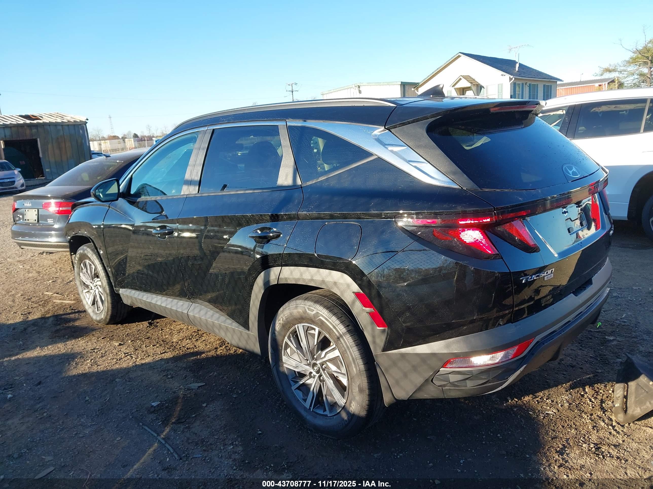 HYUNDAI TUCSON image 3