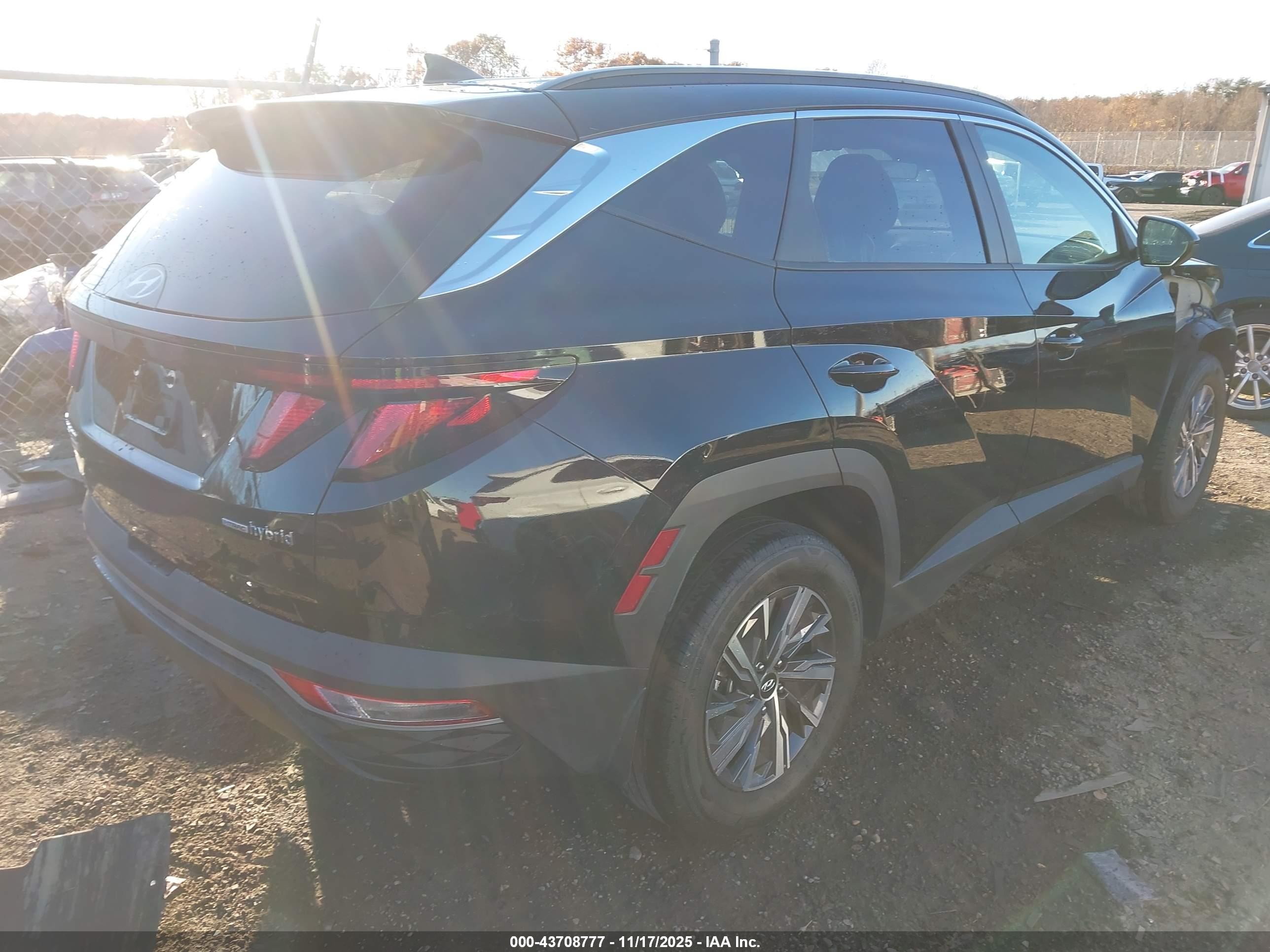 HYUNDAI TUCSON image 4