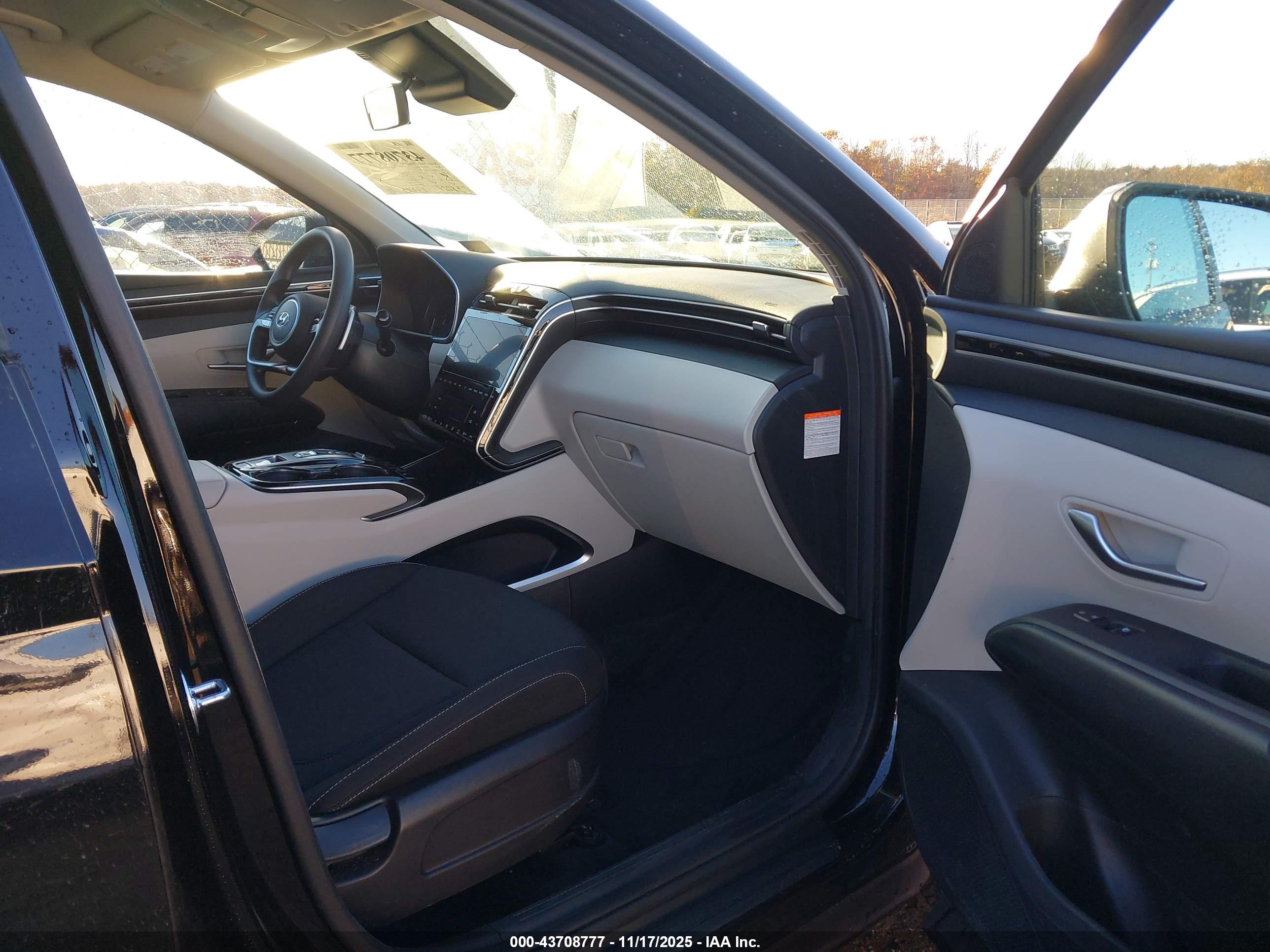 HYUNDAI TUCSON image 5