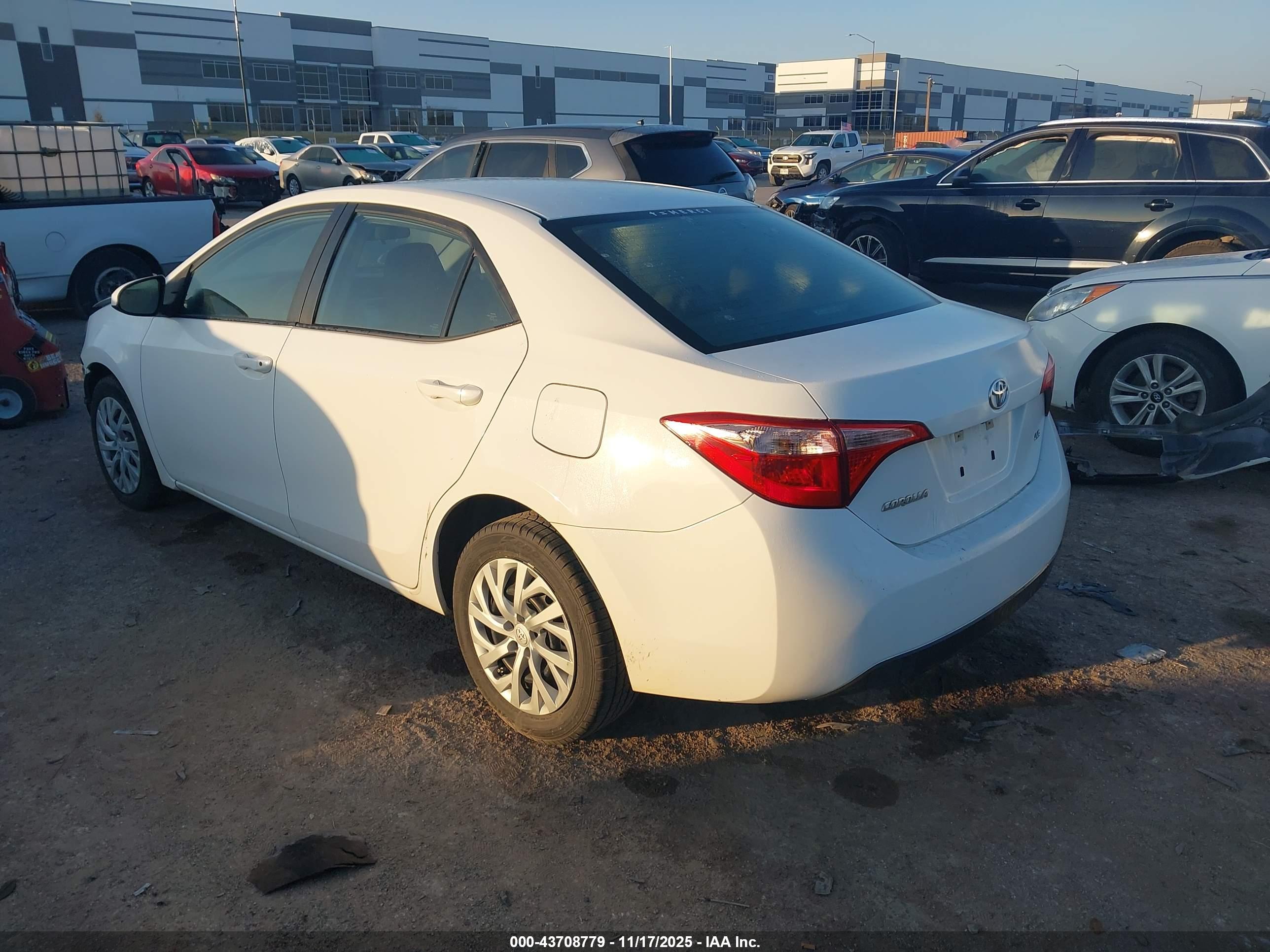 TOYOTA COROLLA image 3