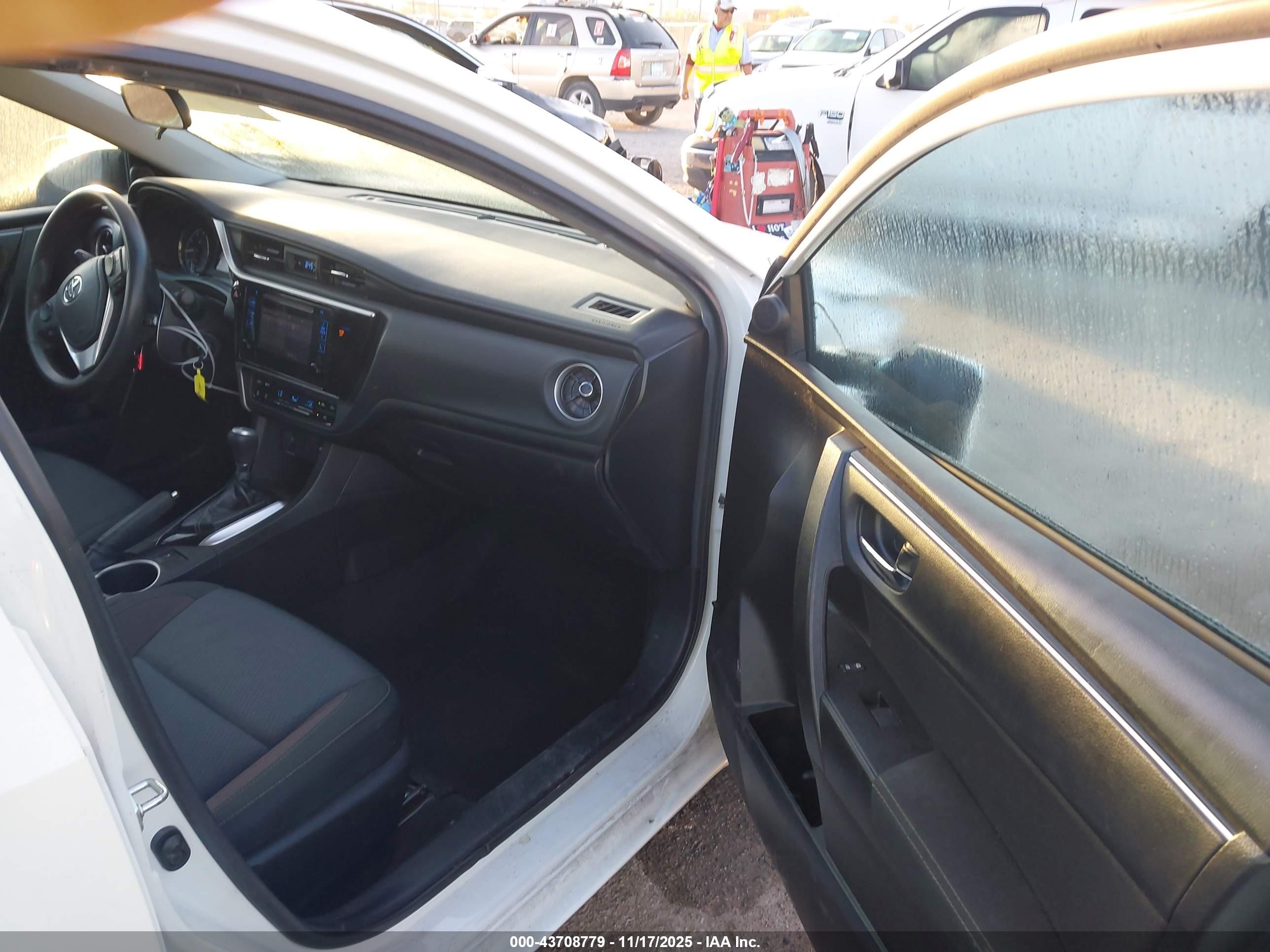 TOYOTA COROLLA image 5