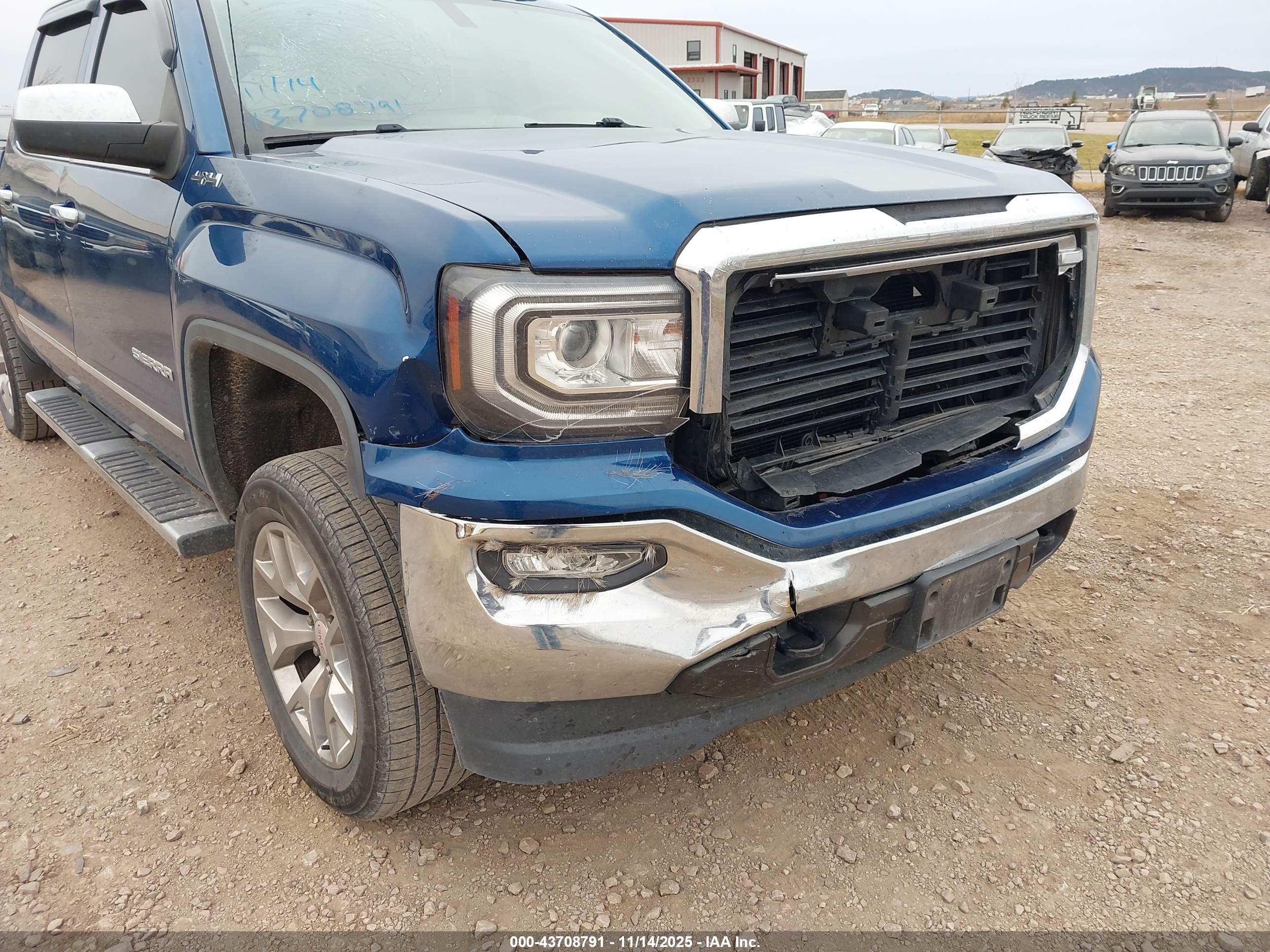 GMC SIERRA image 6