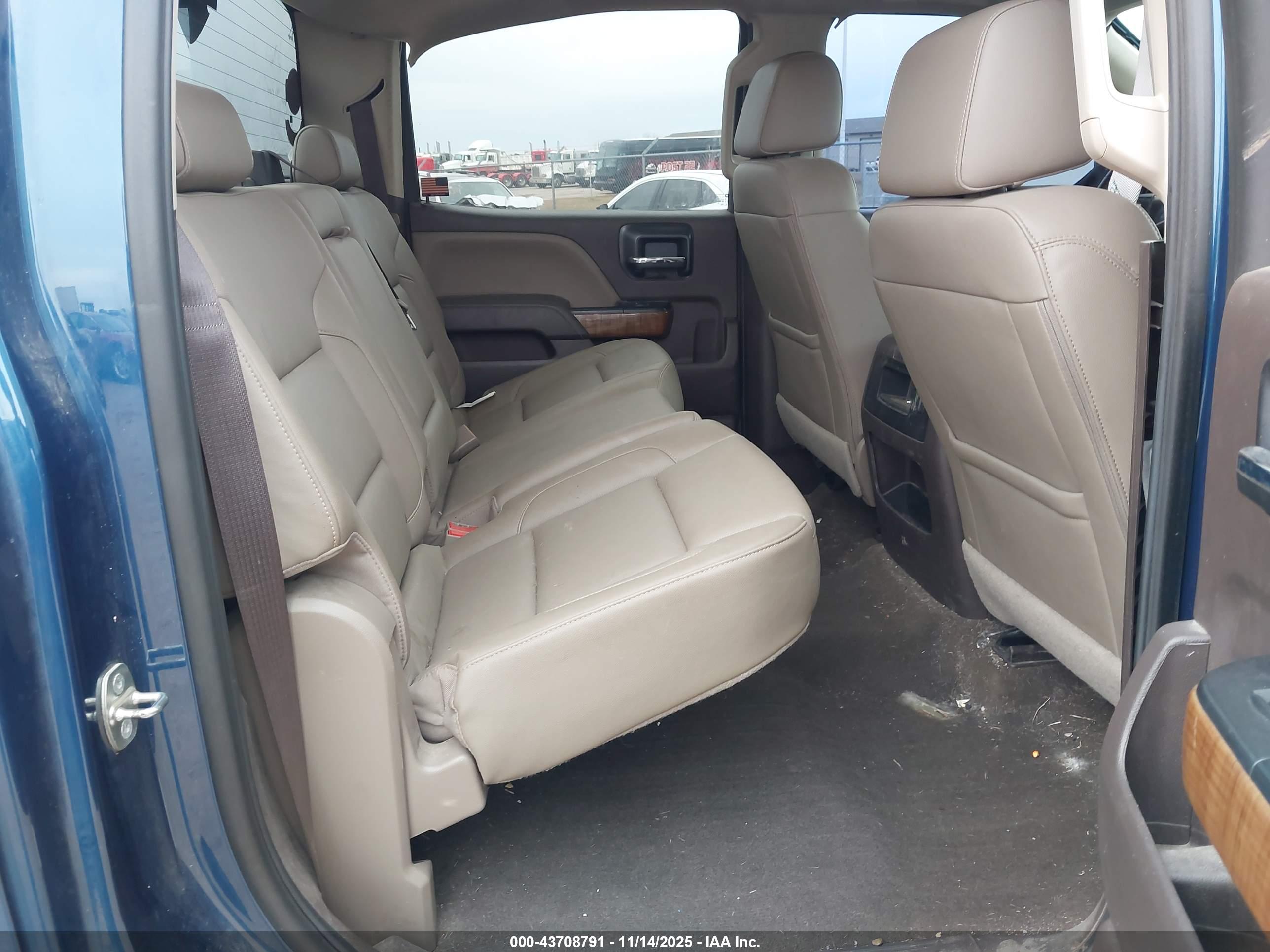 GMC SIERRA image 8