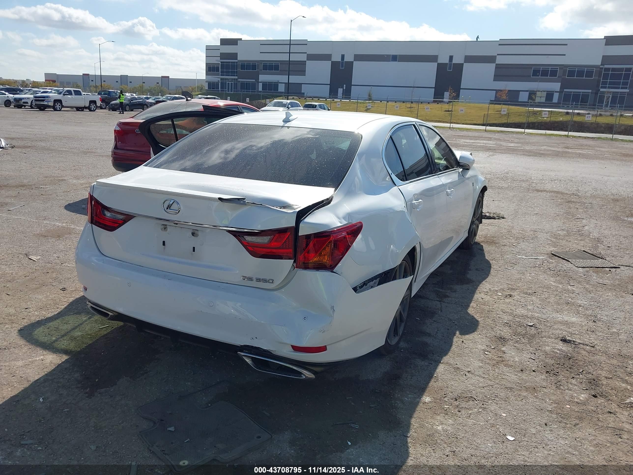 LEXUS GS image 4