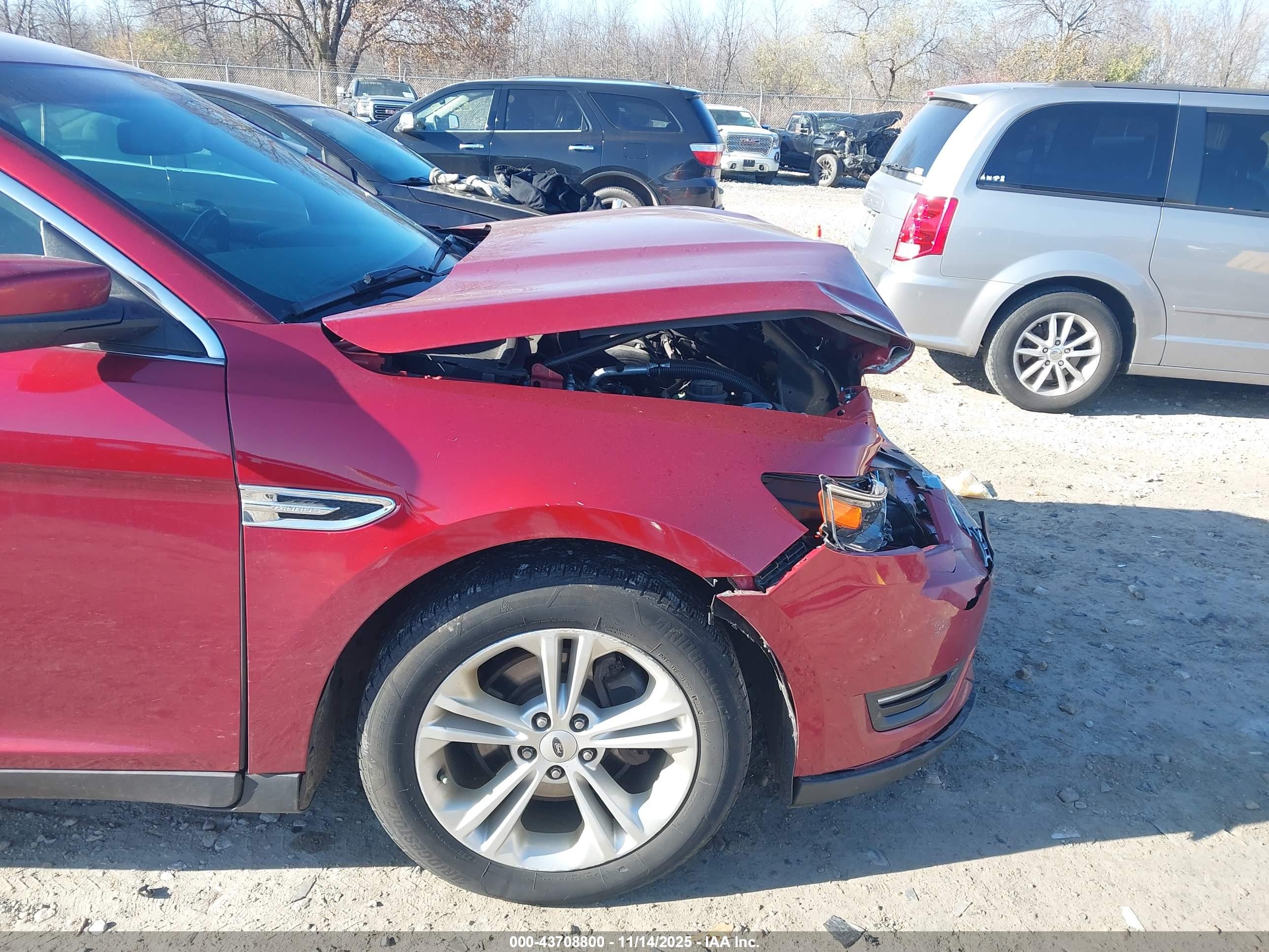 FORD TAURUS image 6