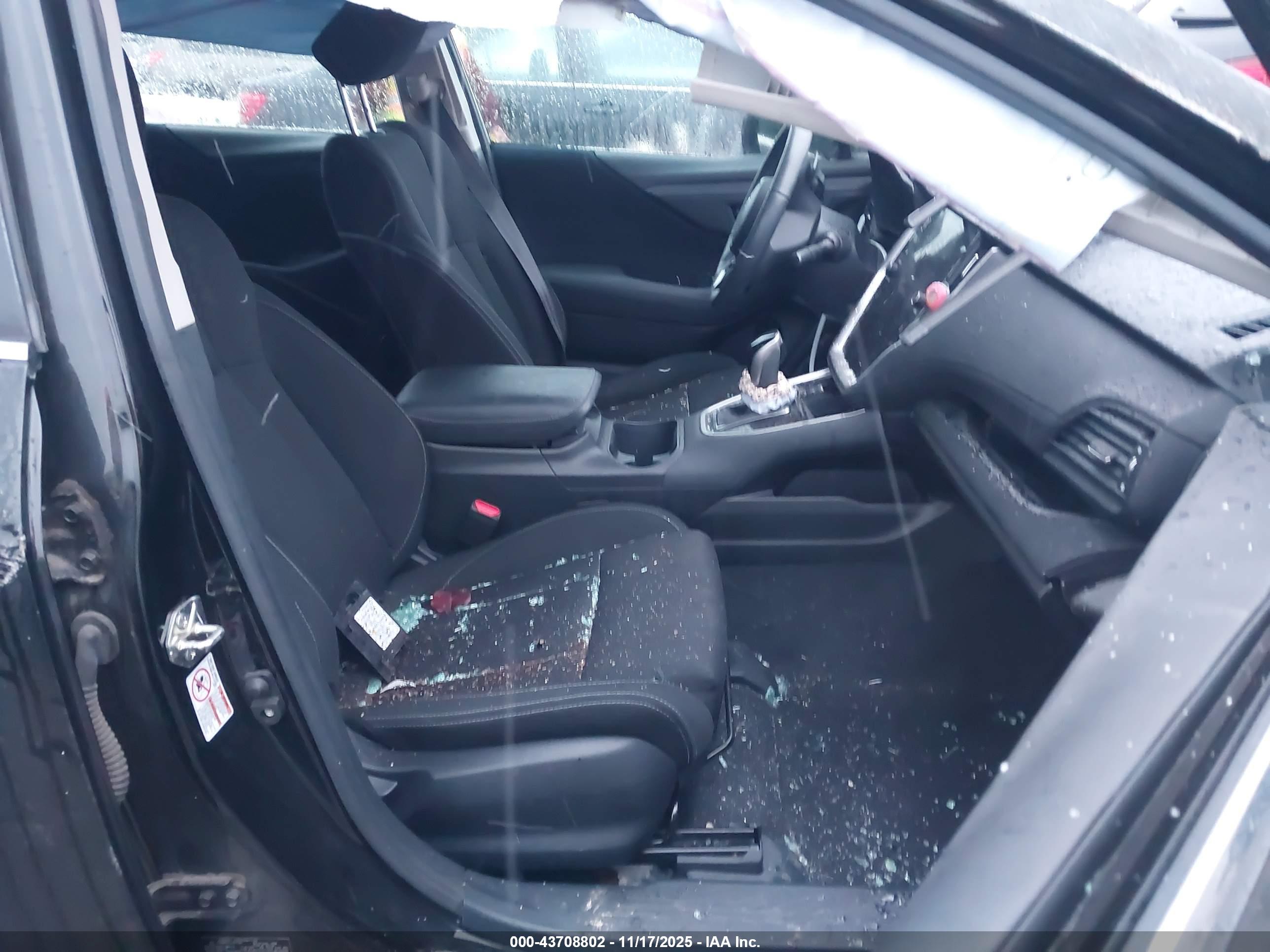 SUBARU LEGACY image 5