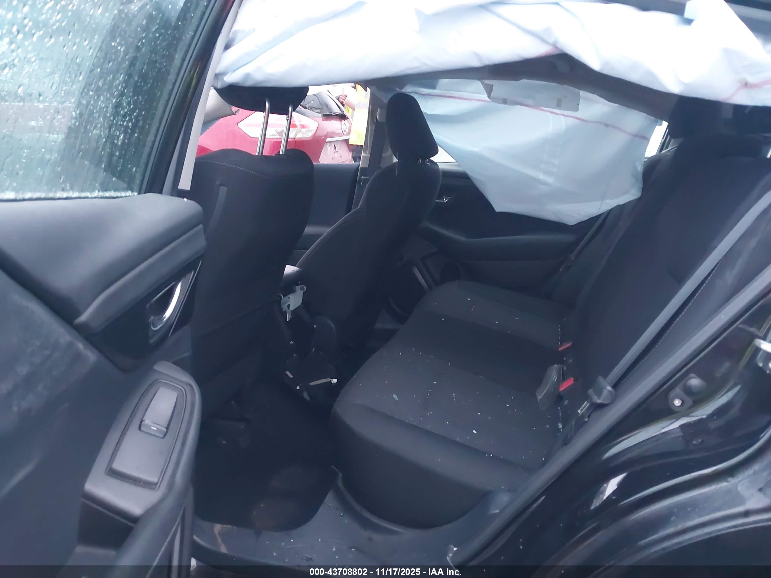 SUBARU LEGACY image 8
