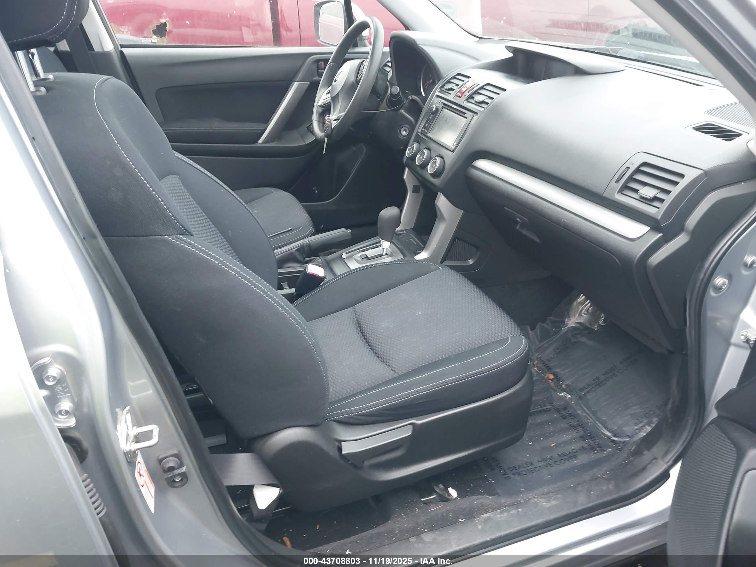 SUBARU FORESTER image 5