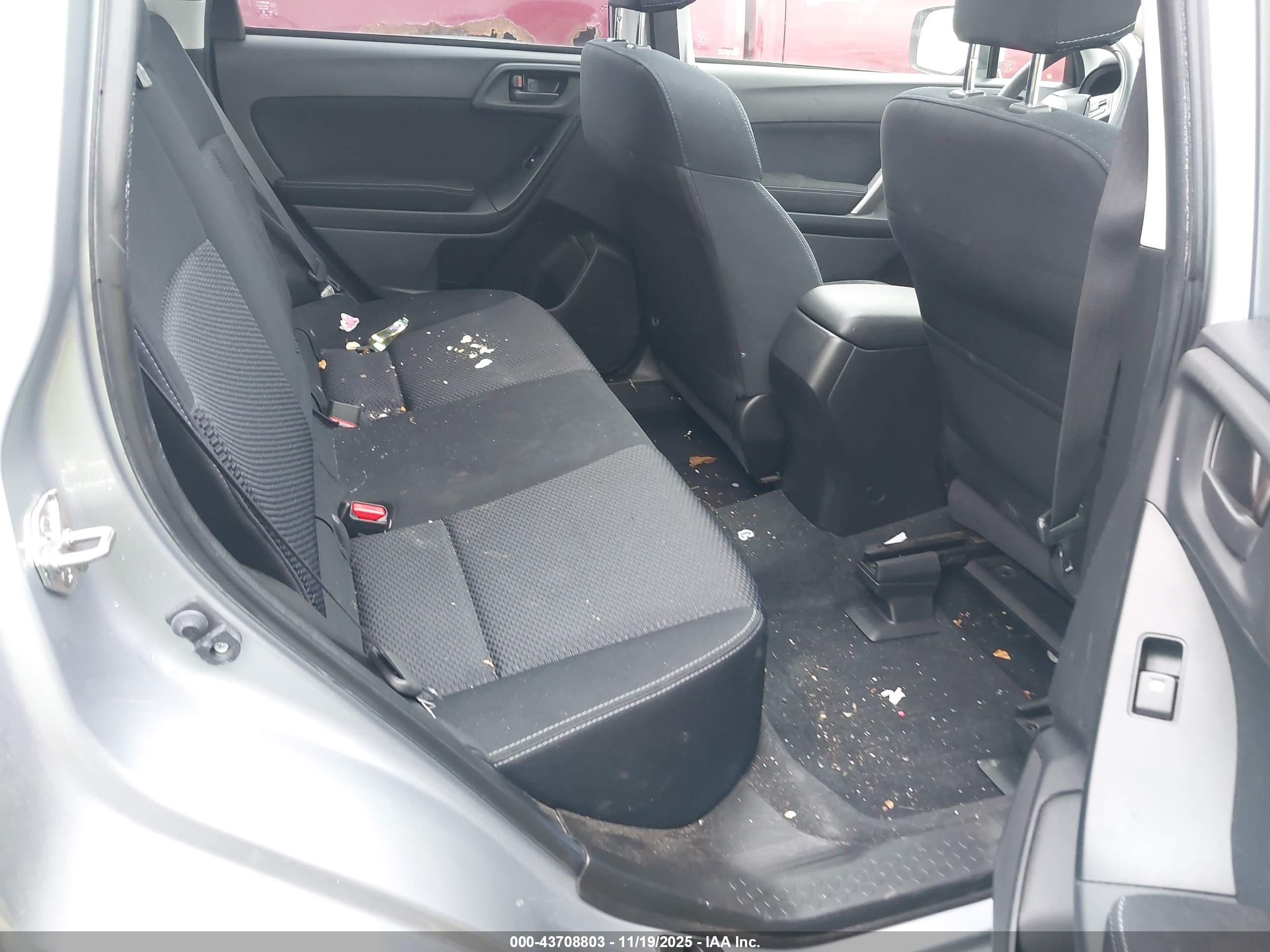 SUBARU FORESTER image 8