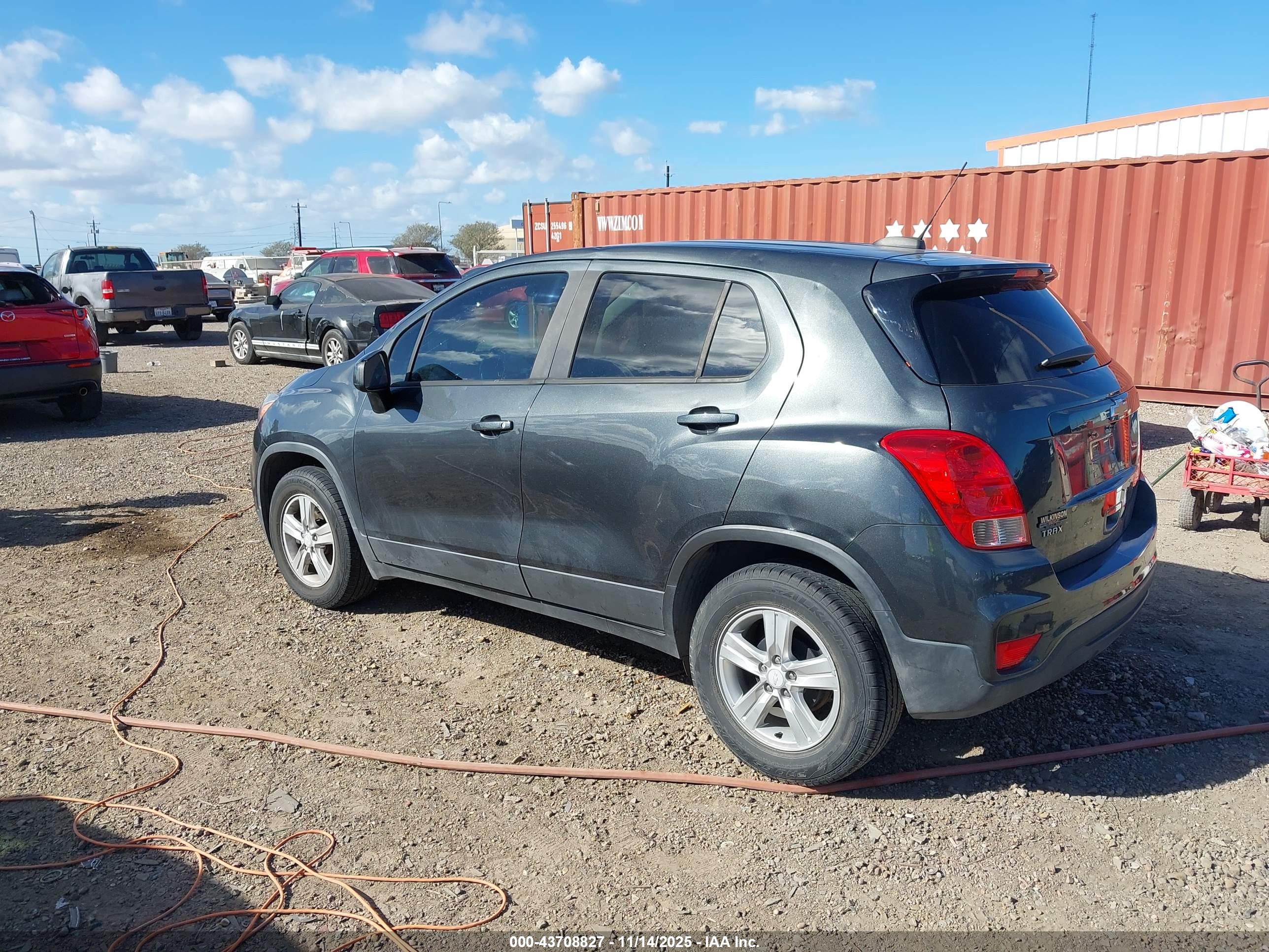 CHEVROLET TRAX image 3