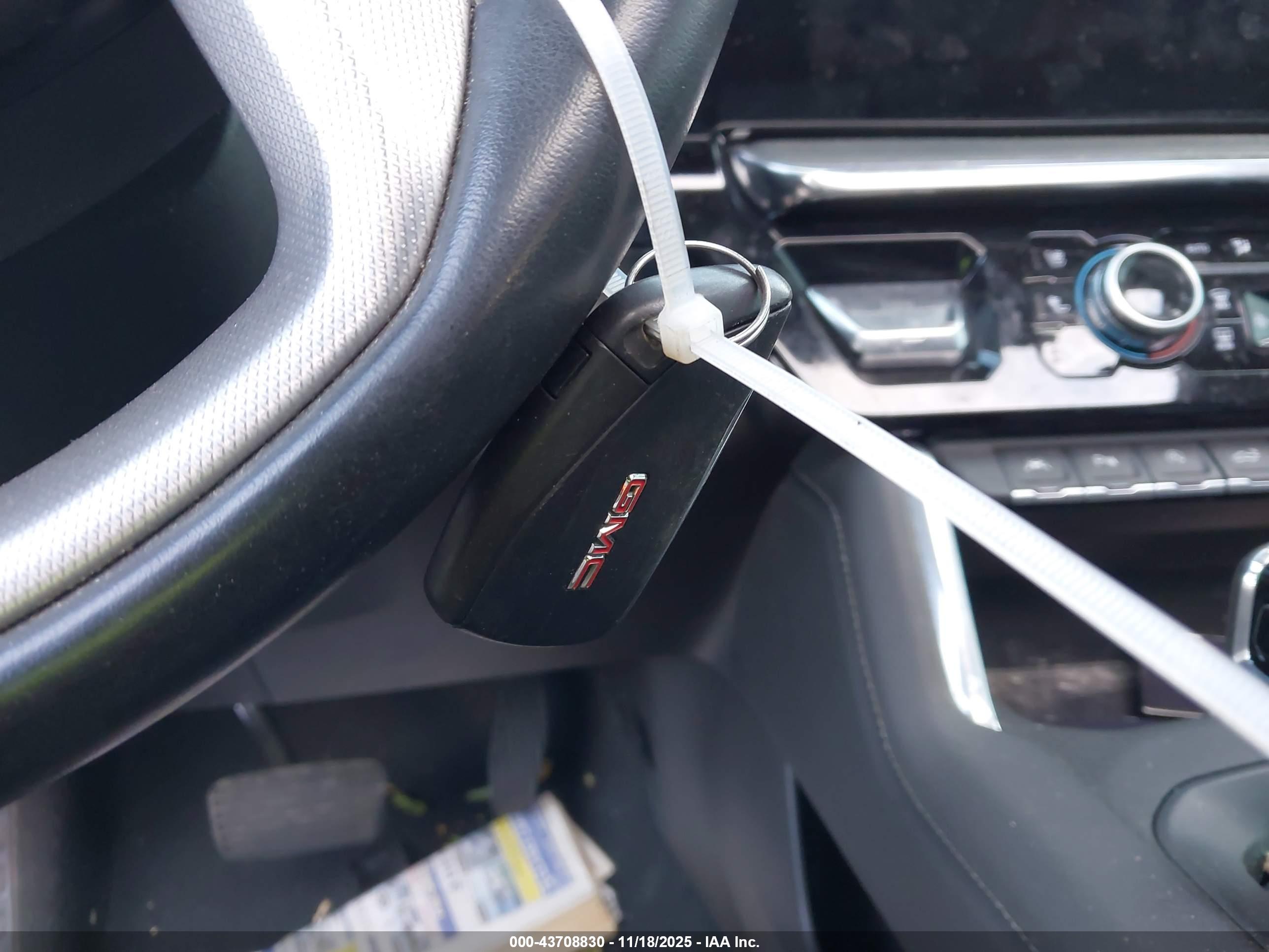 GMC SIERRA image 11
