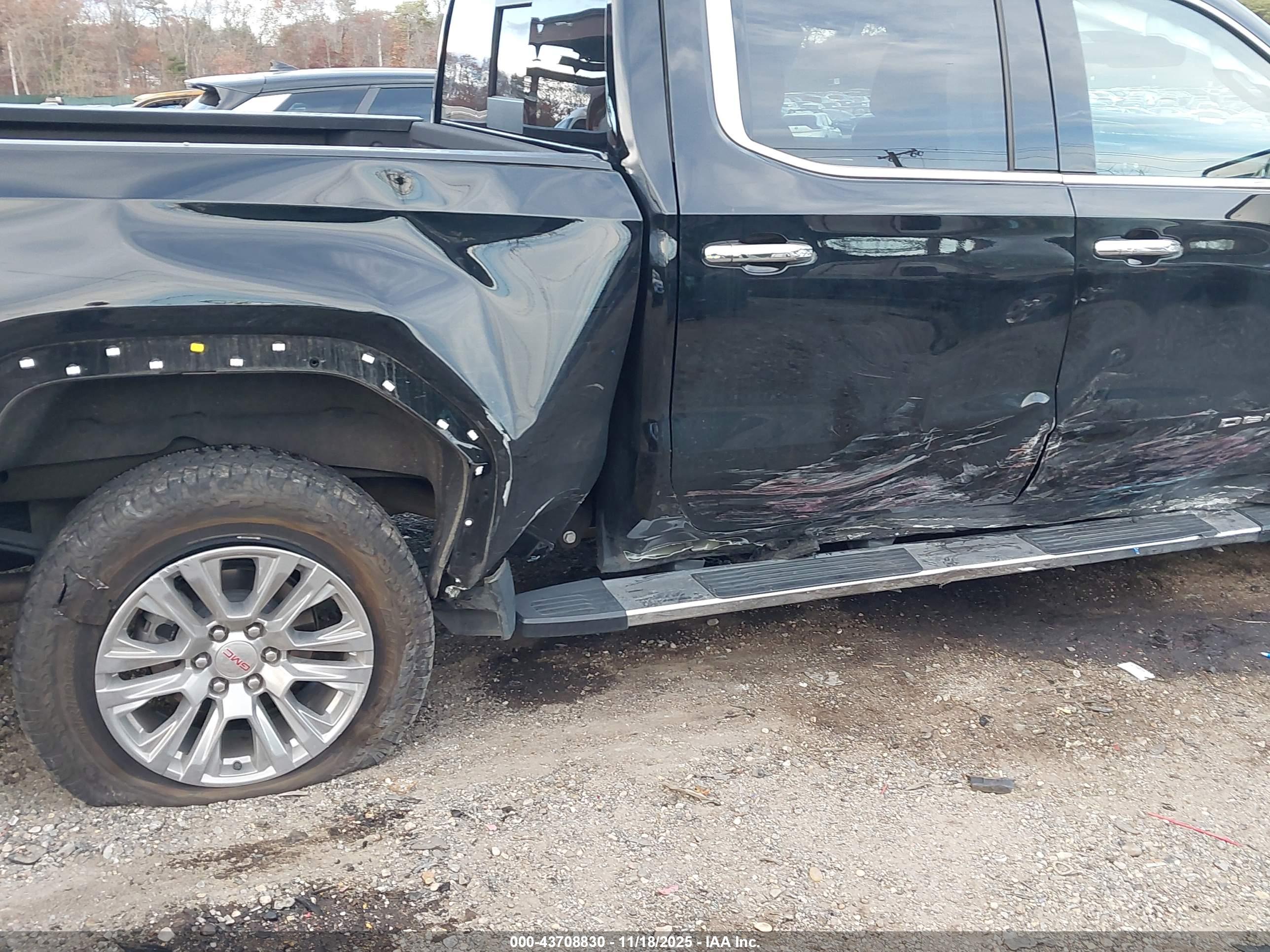 GMC SIERRA image 6