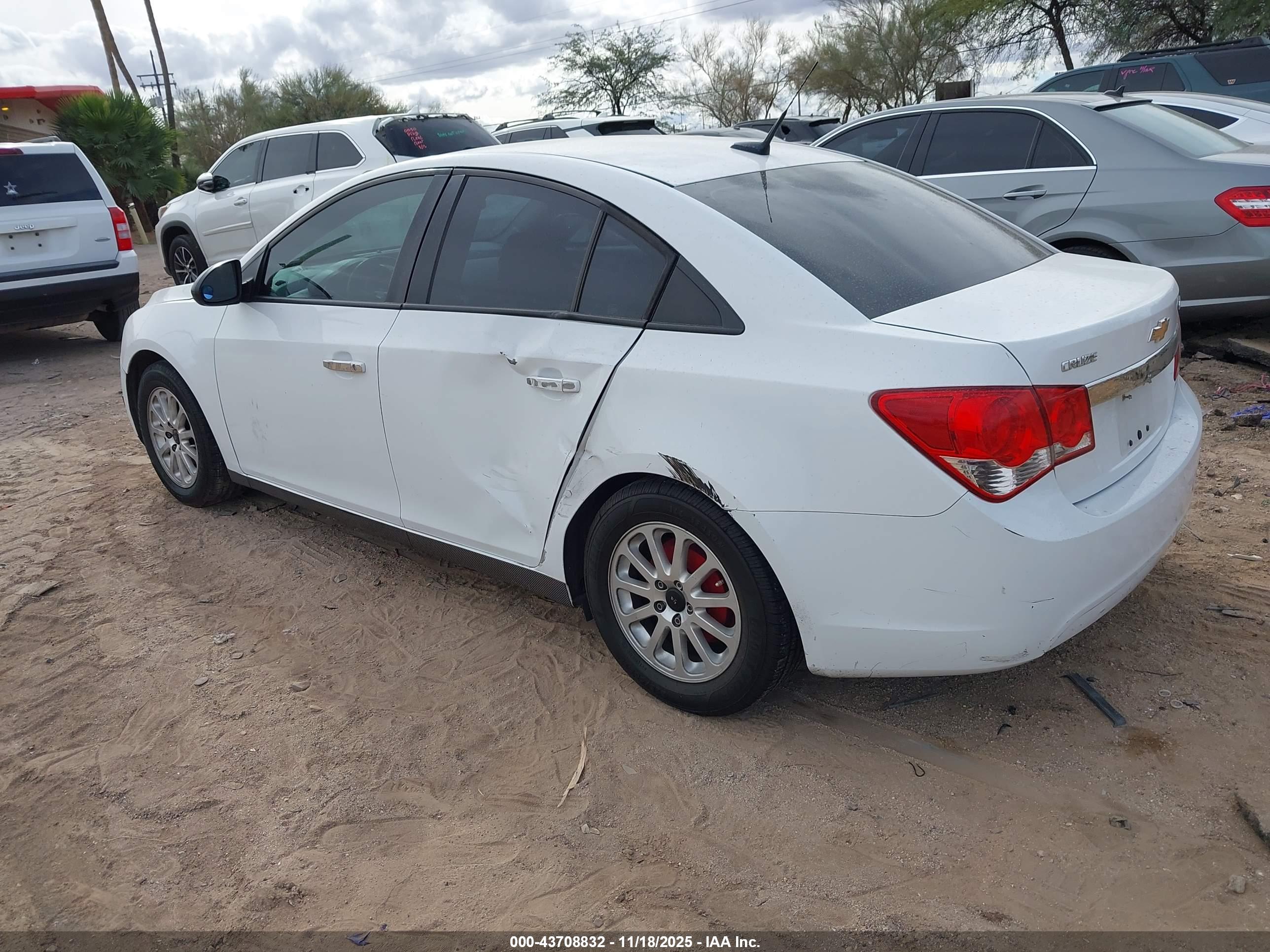 CHEVROLET CRUZE image 3