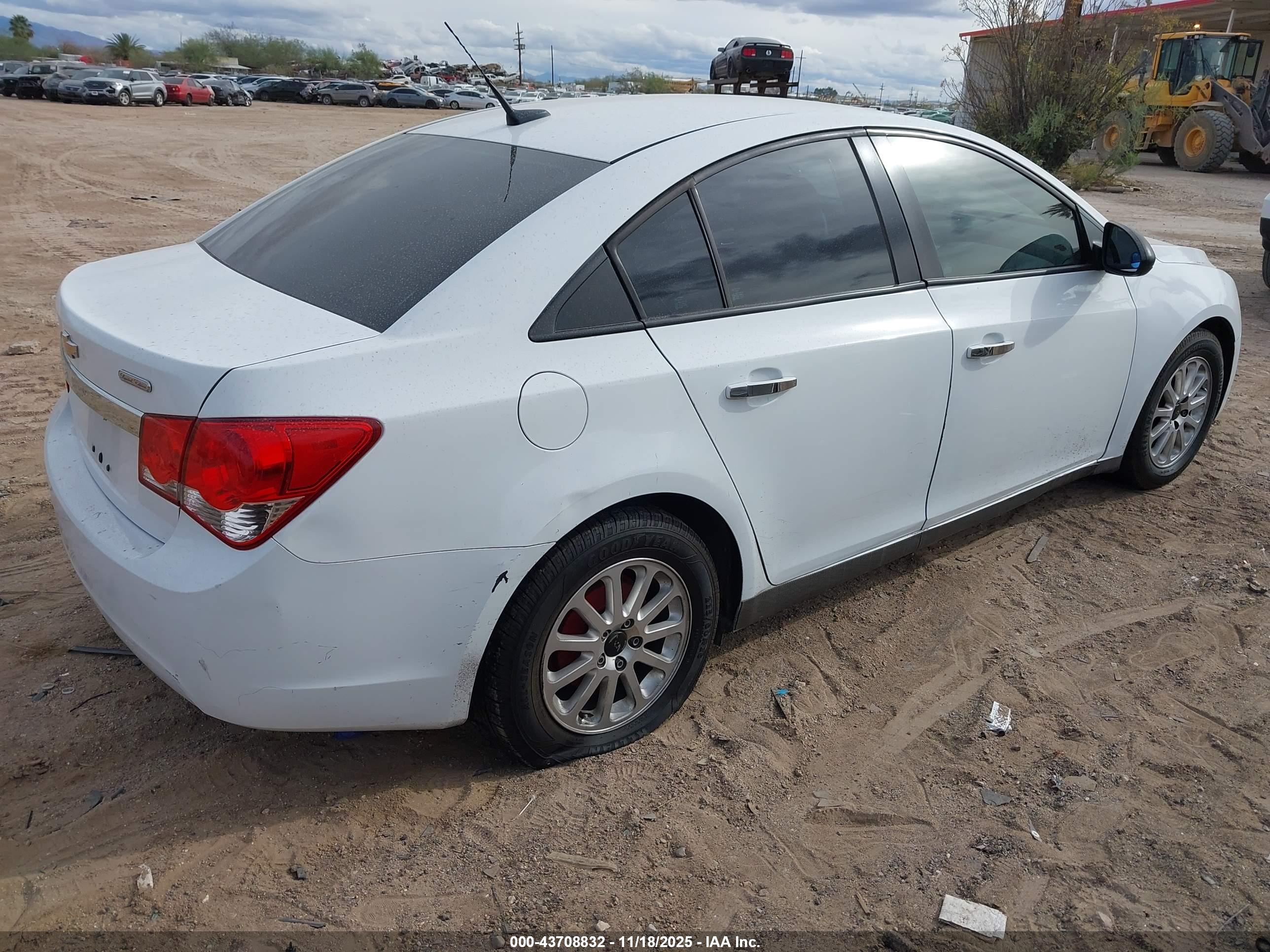 CHEVROLET CRUZE image 4