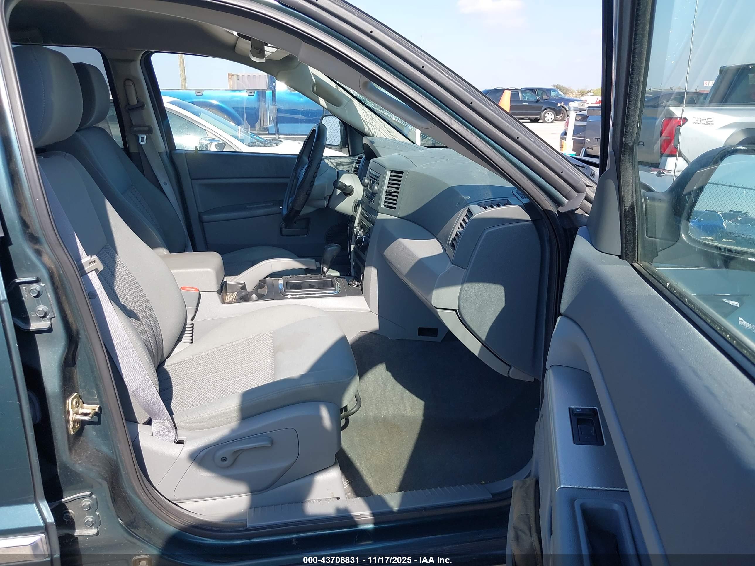 JEEP GRAND image 5