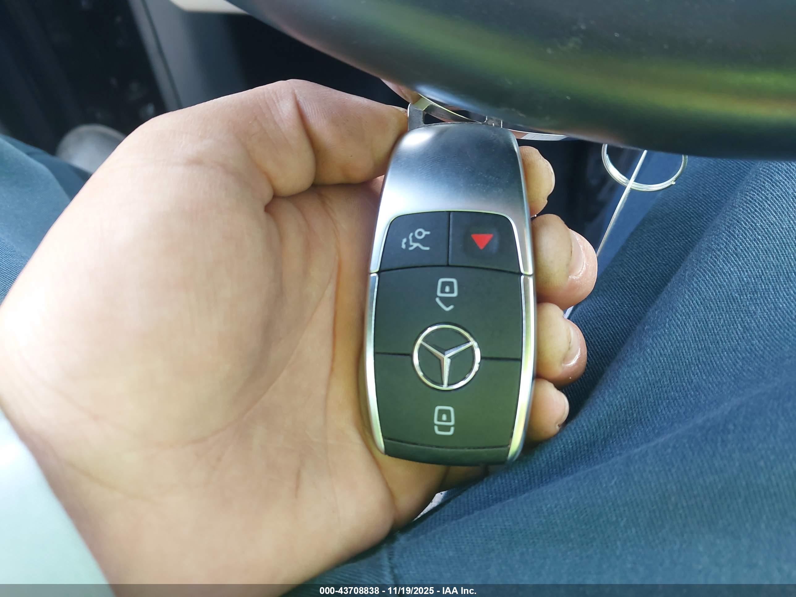 MERCEDES-BENZ GLE image 11